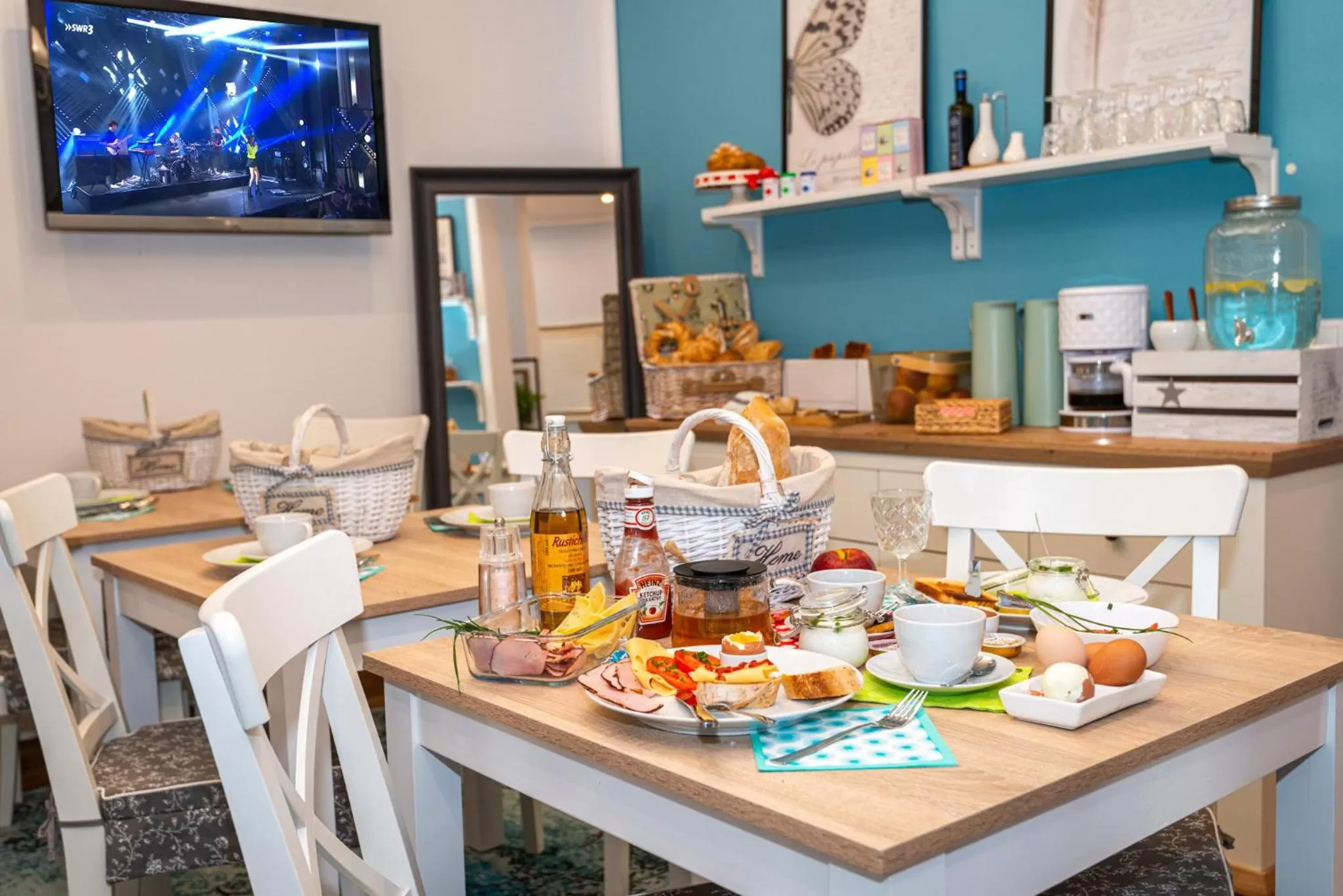 Kitchen or kitchenette in Pokoje w Starej Karczmie - by Upstairs