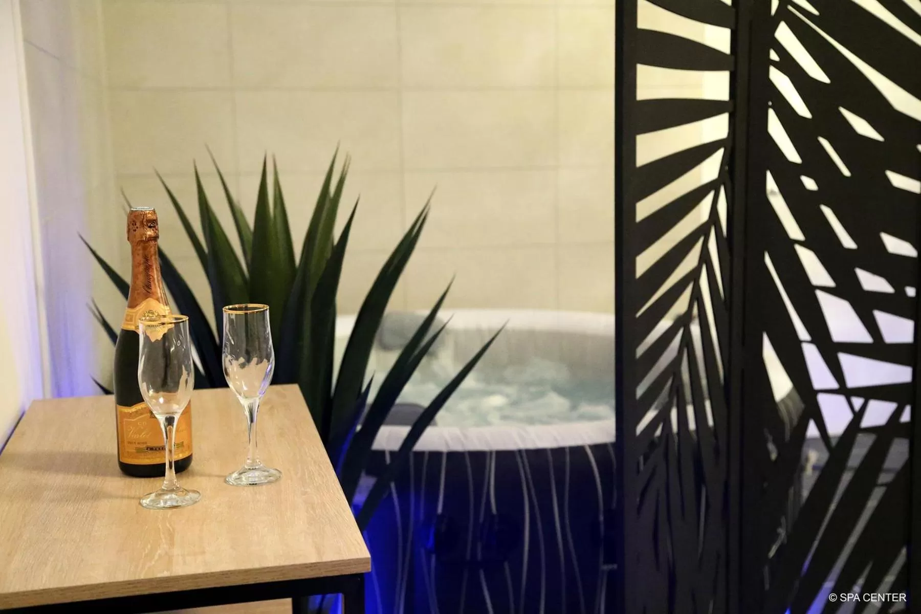 Hot Tub in Hôtel Center Saint-Quentin Centre Gare