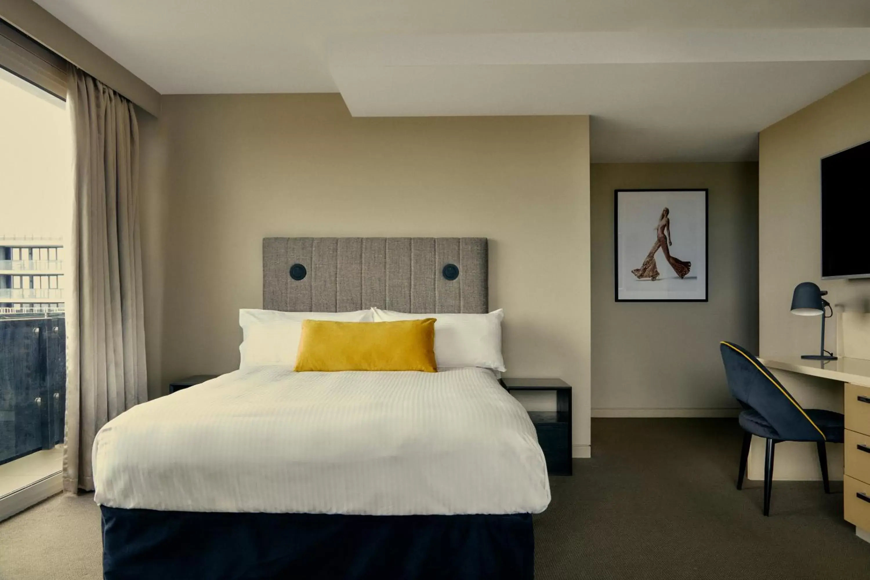 Studio with Sea View and Balcony in The Kinson Studio with Sea View and Balcony in The Kinson