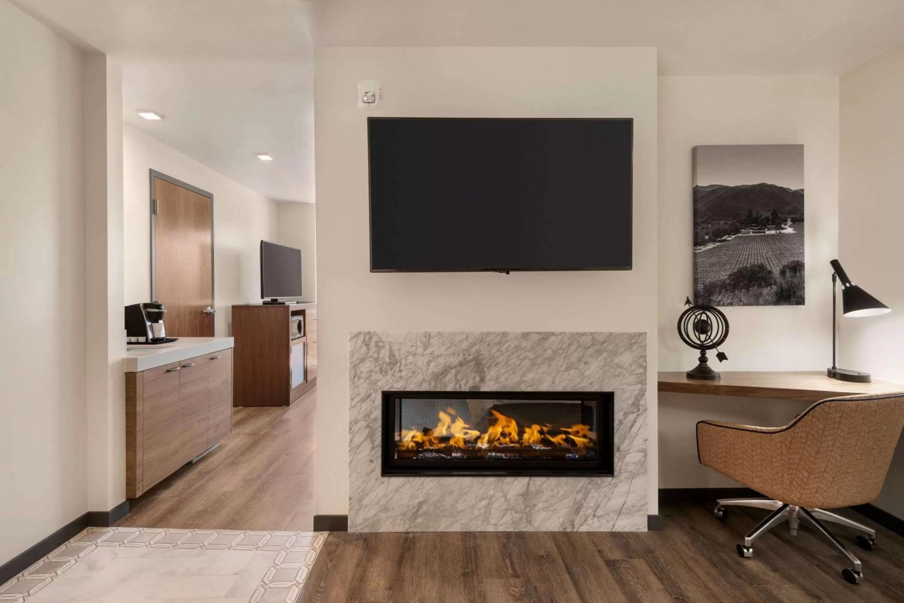 Photo of the whole room in La Quinta by Wyndham San Luis Obispo