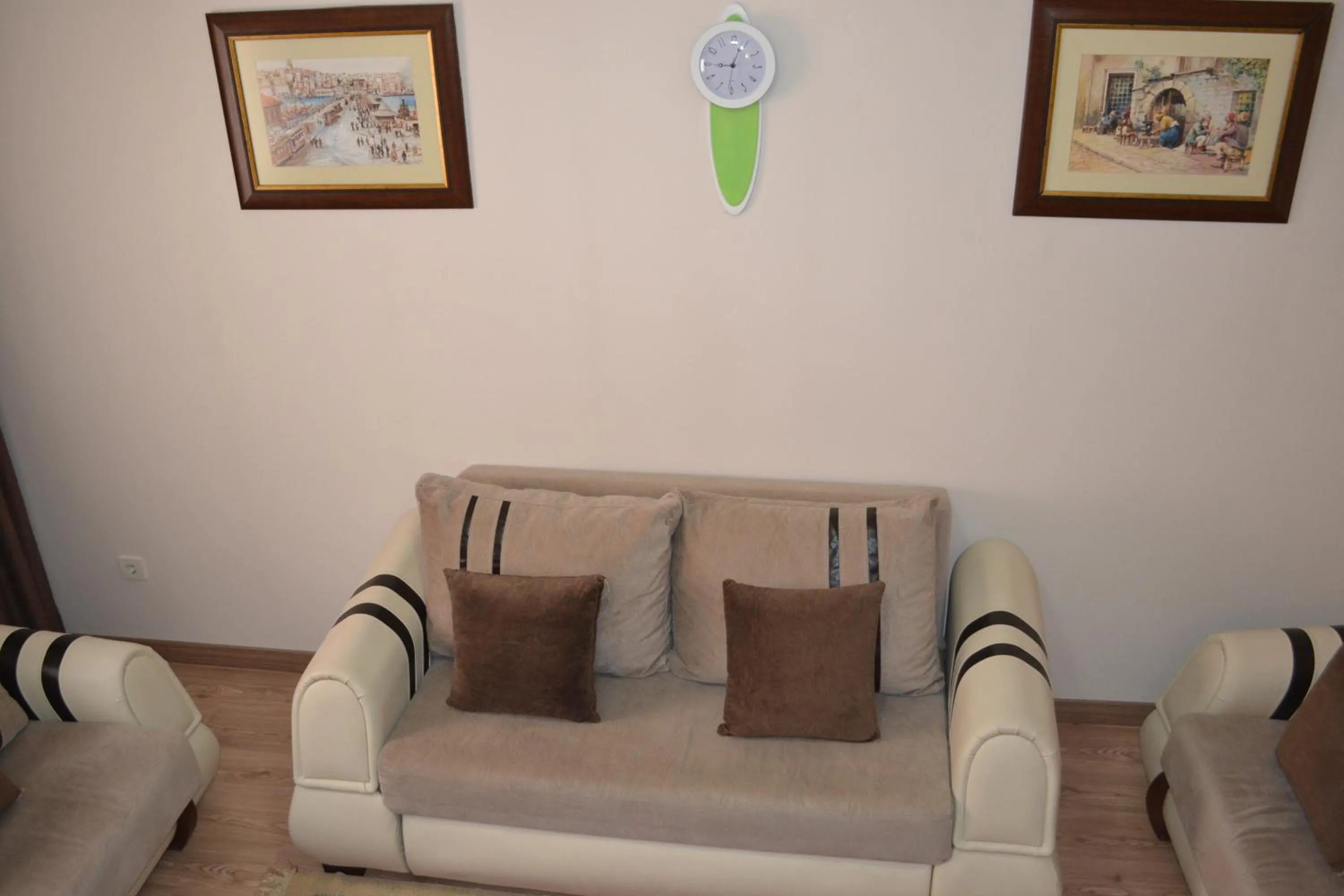 Living room in New Fatih Hotel