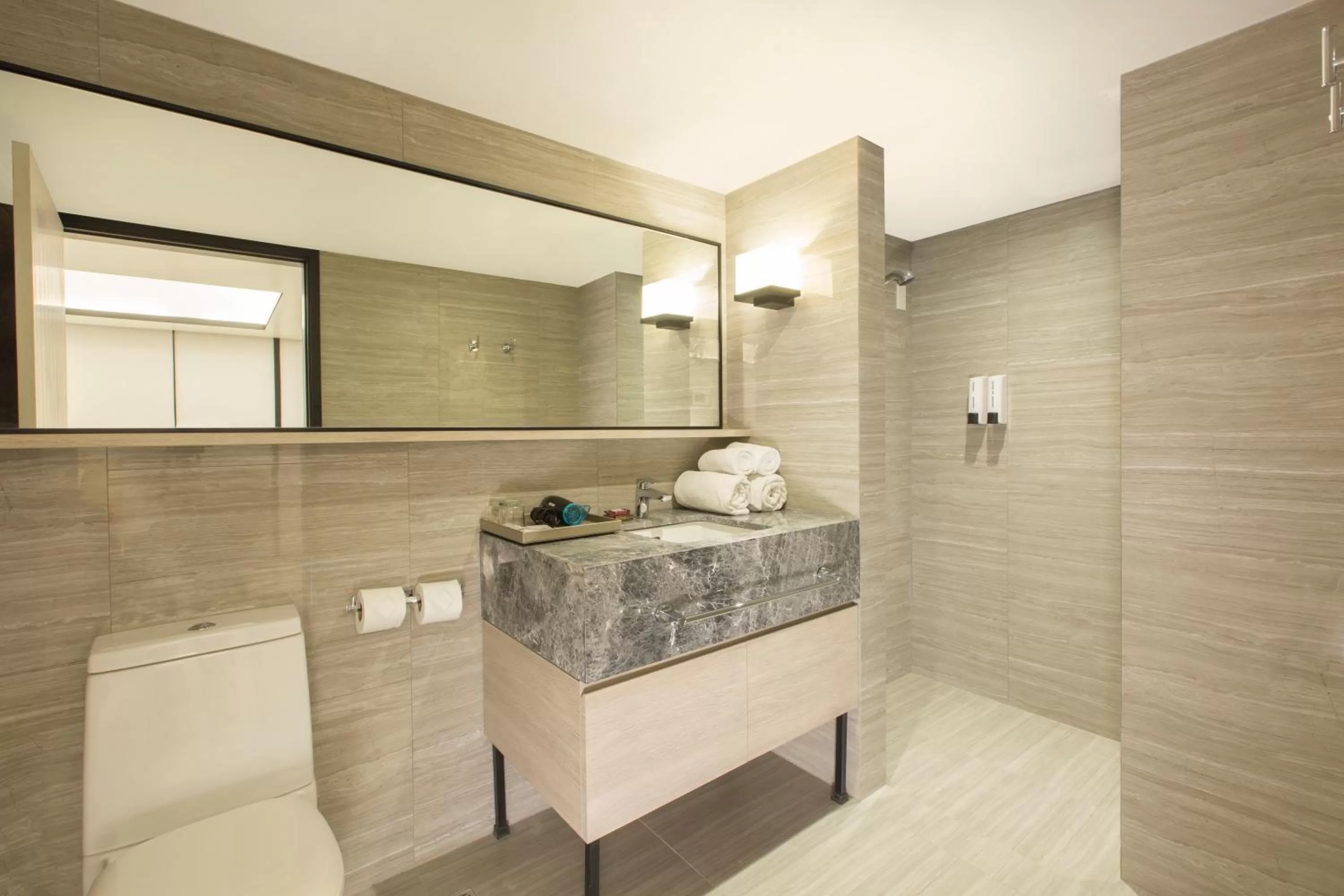 Bathroom in Tinidee Hotel Bangkok Golf Club