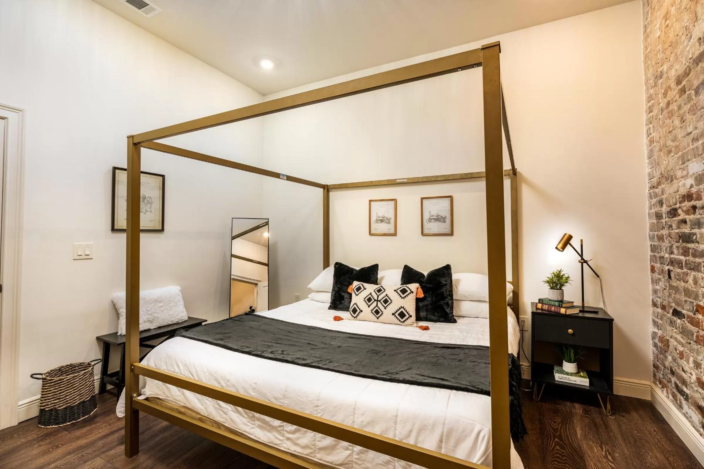 Bed in The Alexandre