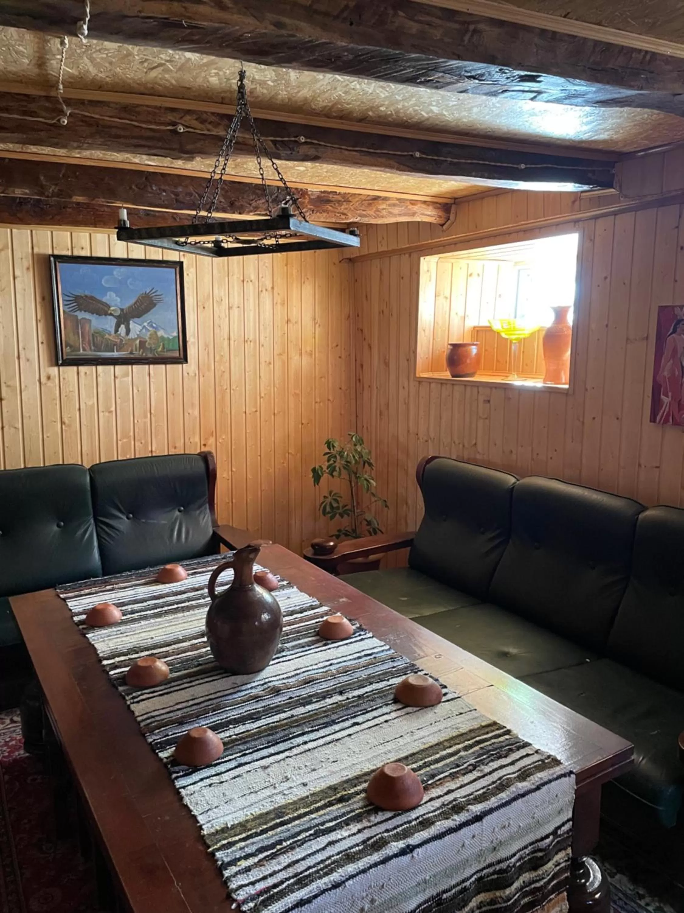 Living room, Seating Area in 1870 Hotel