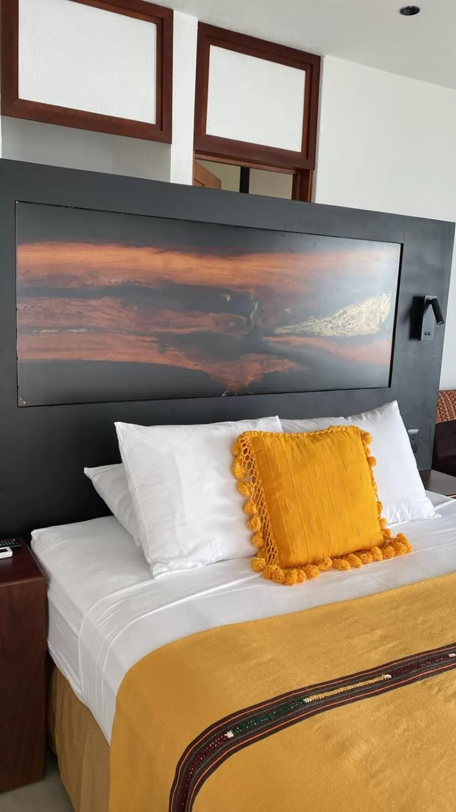 Toilet, Bed in Hotel Maya Internacional