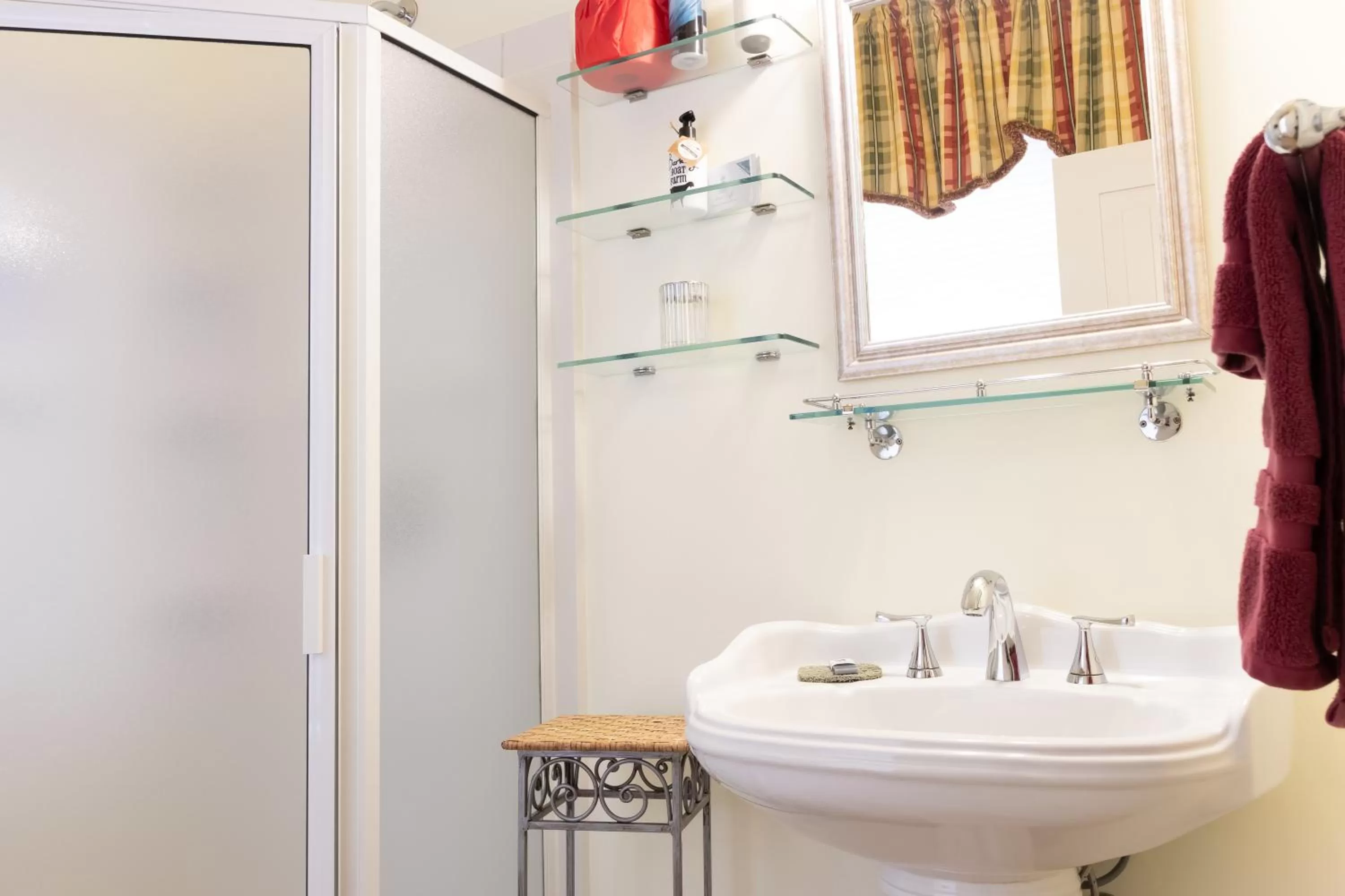 Bathroom in EJ Bowman House Bed & Breakfast