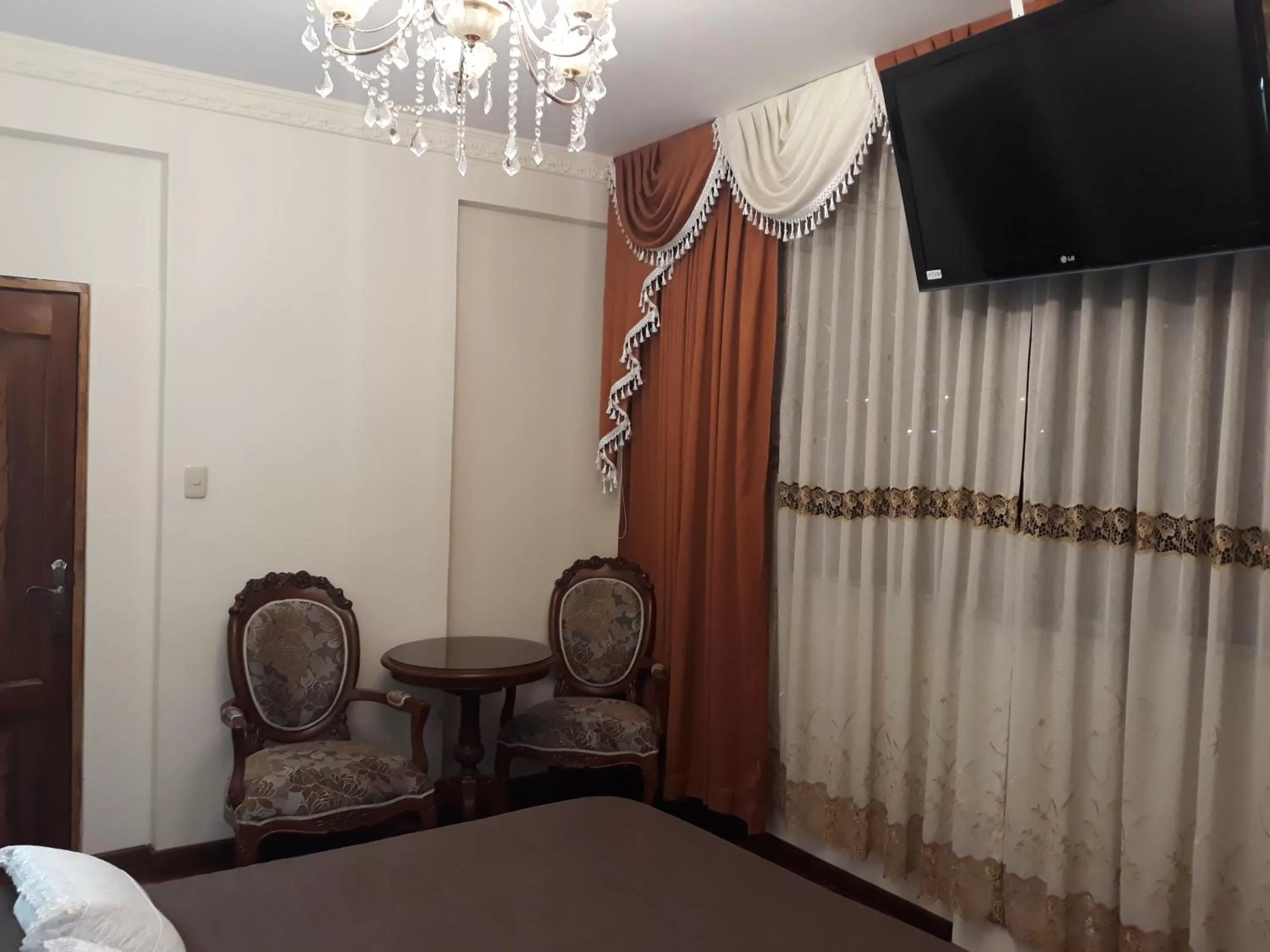 TV/Entertainment Center in Hostal Terrabella SRL