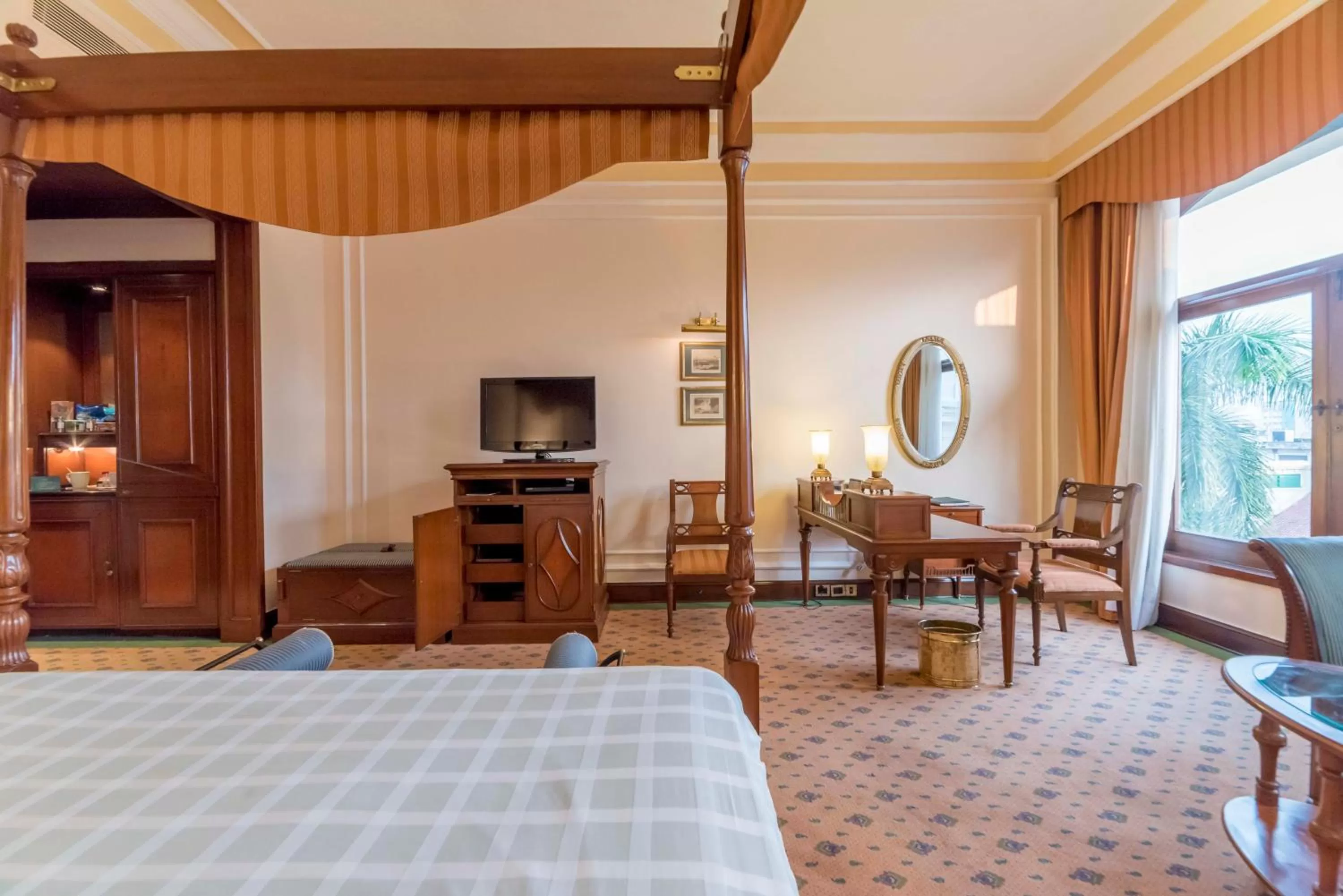 The Oberoi Grand Kolkata