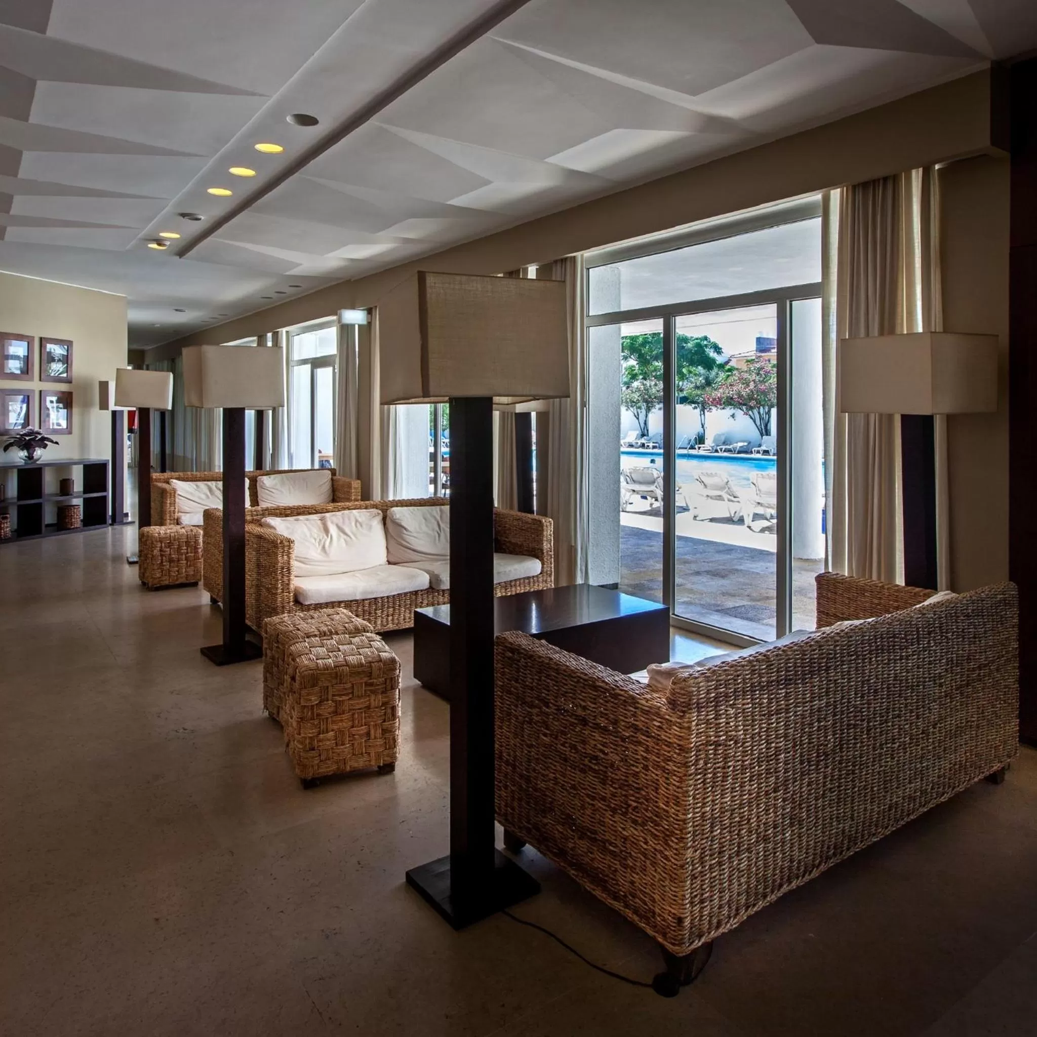 Lobby or reception in Carcavelos Beach Hotel