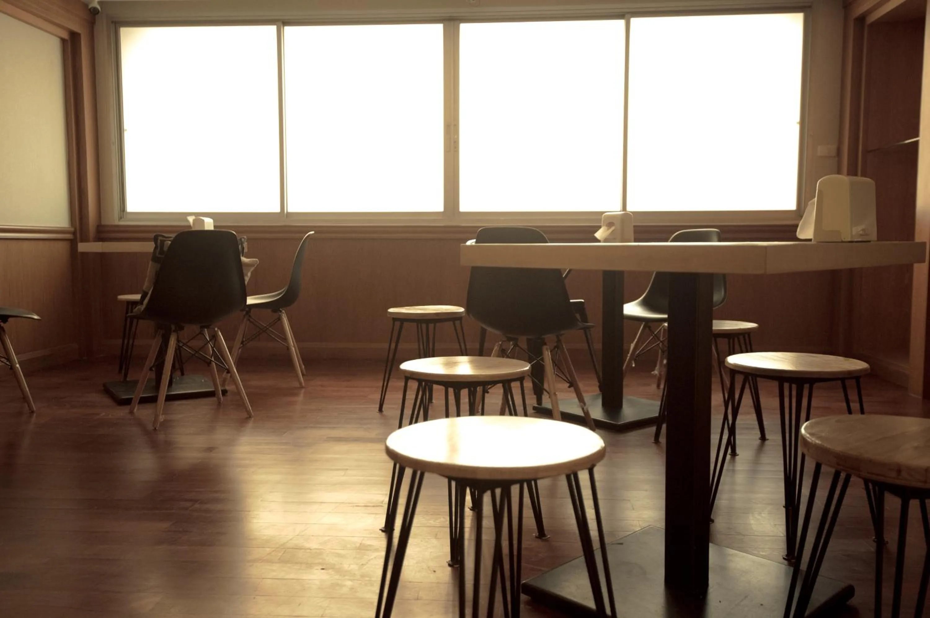 Seating area in Glur Central Pratunam