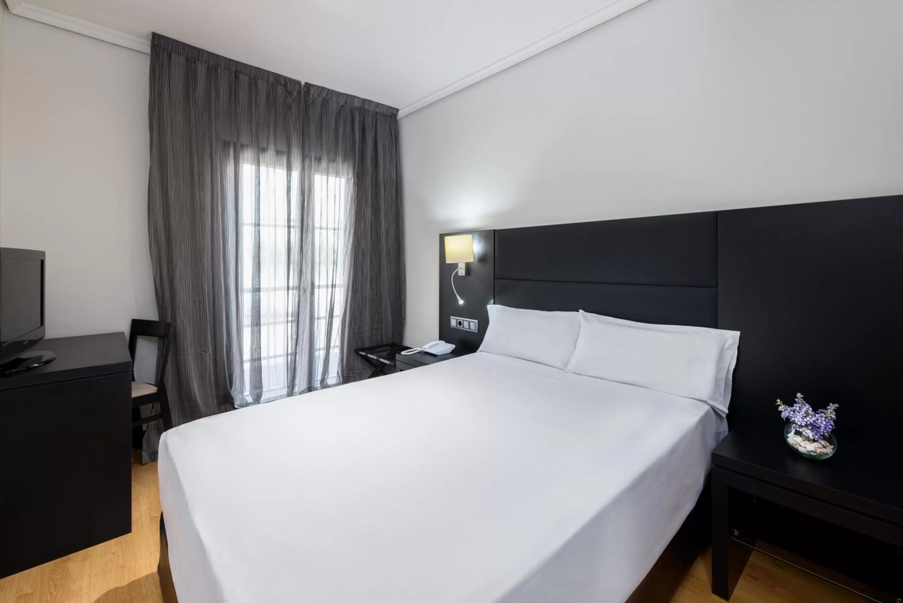 Bed in Virgen de los Reyes