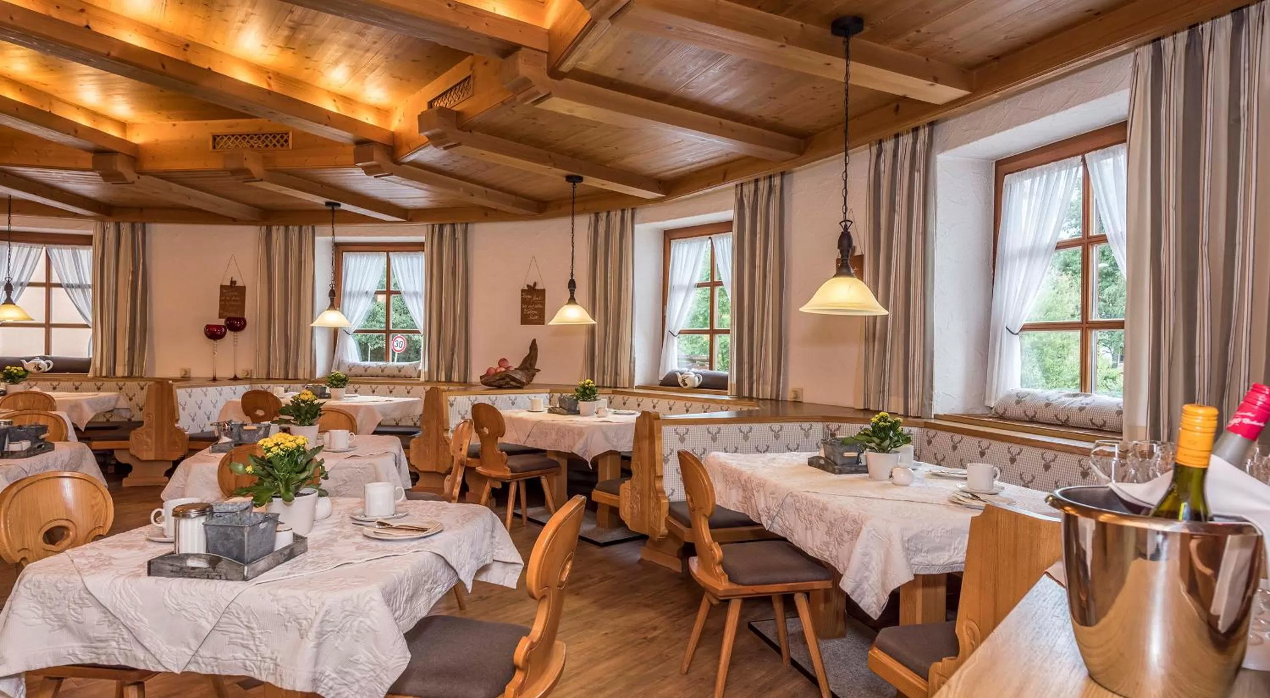 Buffet breakfast, Restaurant/Places to Eat in Hotel Mutz