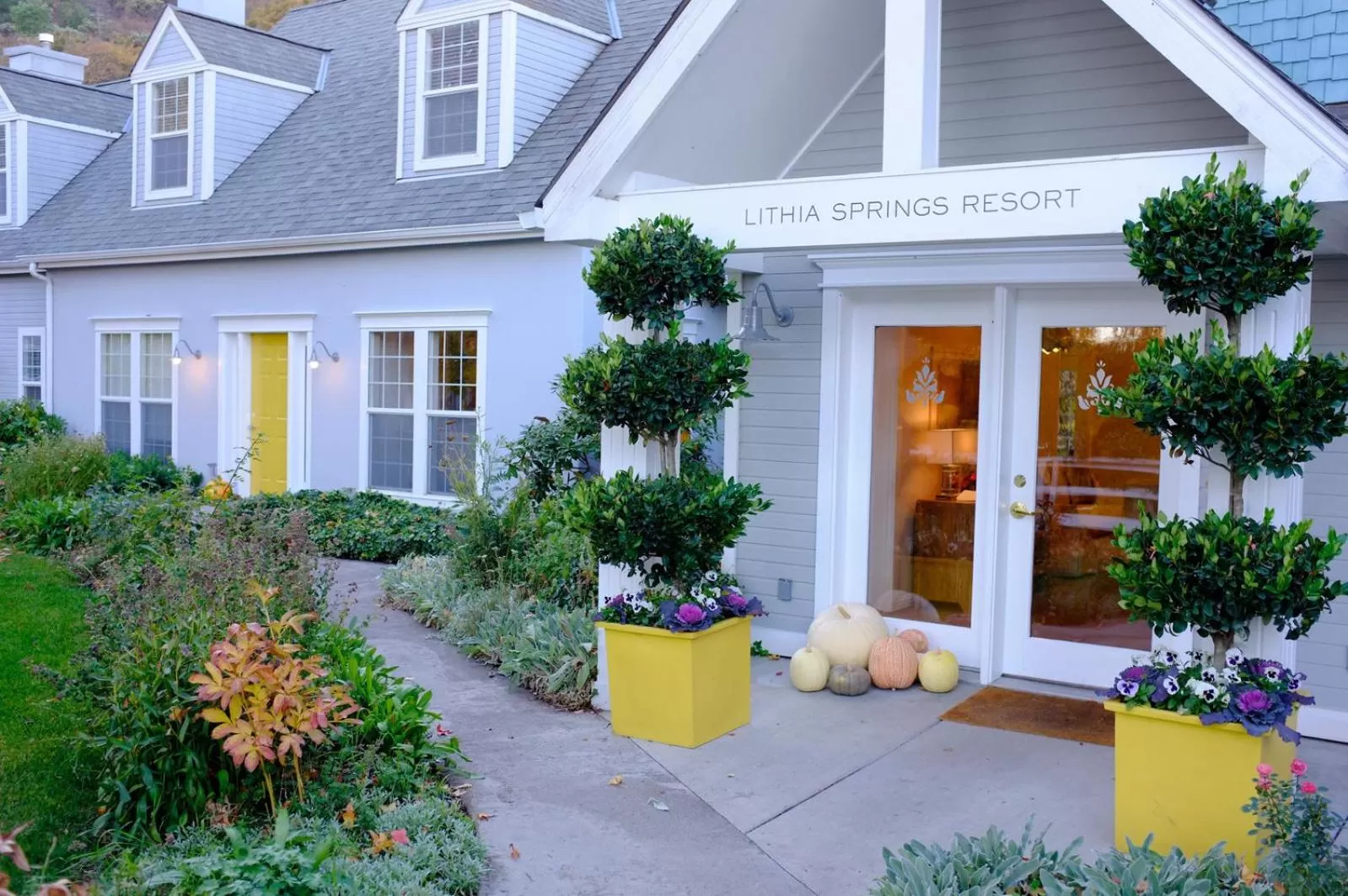 Facade/entrance in Lithia Springs Resort