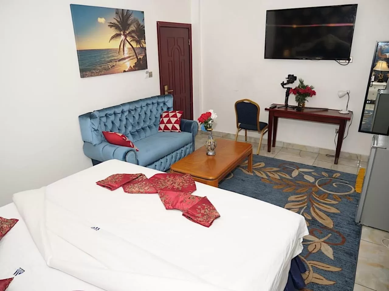 TV and multimedia in Marriot Metropolitan Hotel