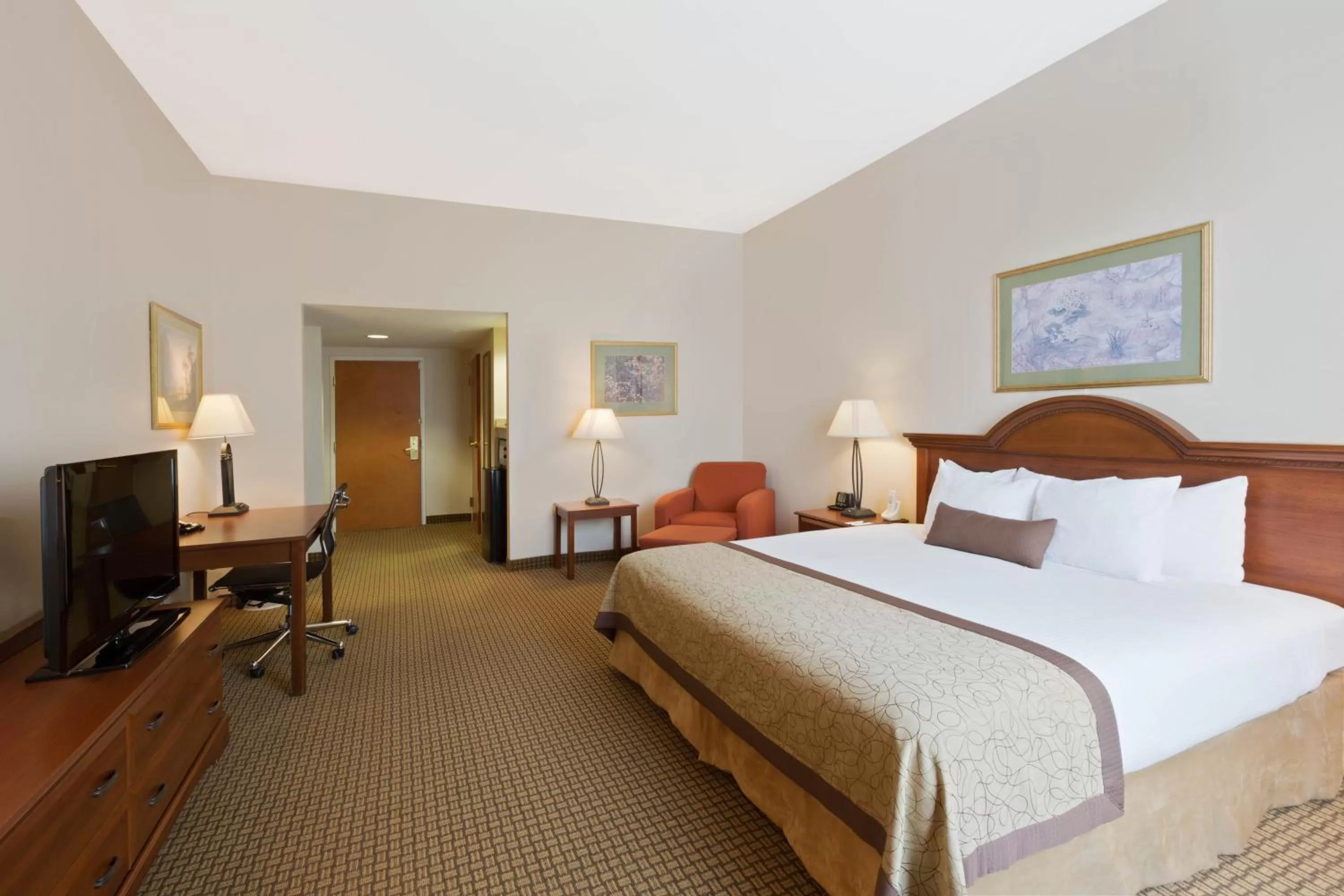 Bedroom, Bed in Wingate by Wyndham Charlotte Airport