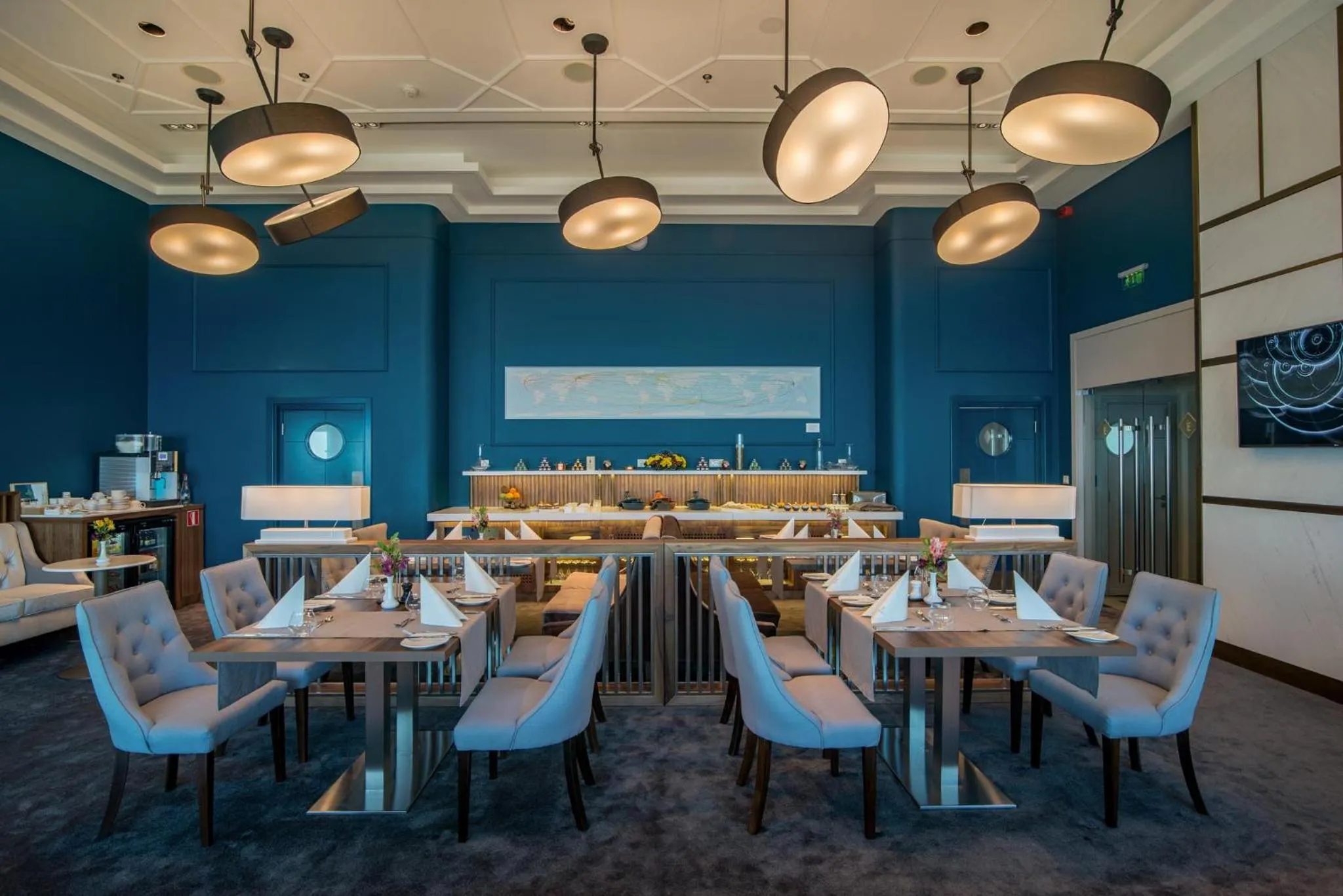 Restaurant/places to eat in International Hotel Casino & Tower Suites