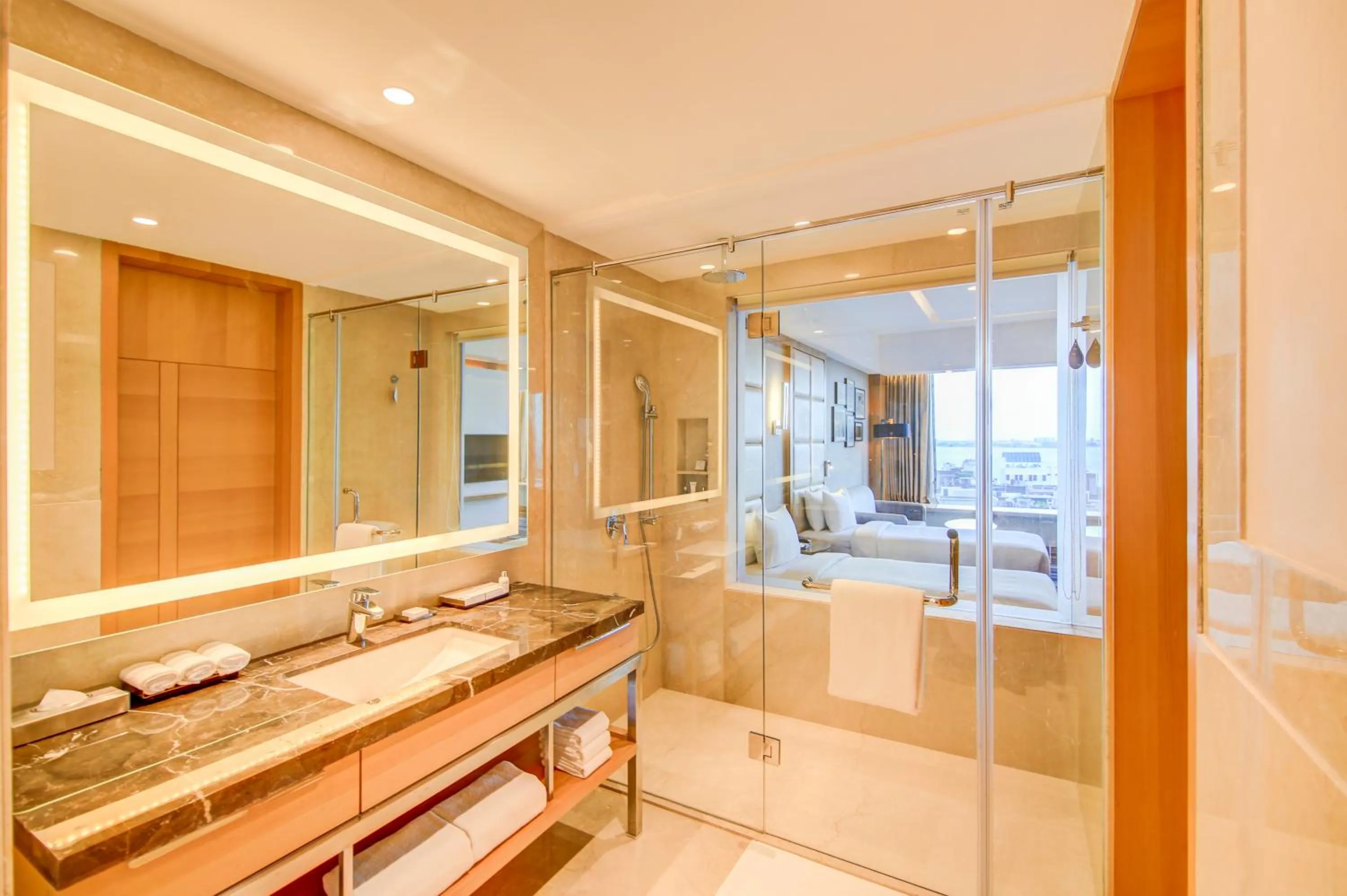 Bathroom, Bed in Radisson Blu Gorakhpur