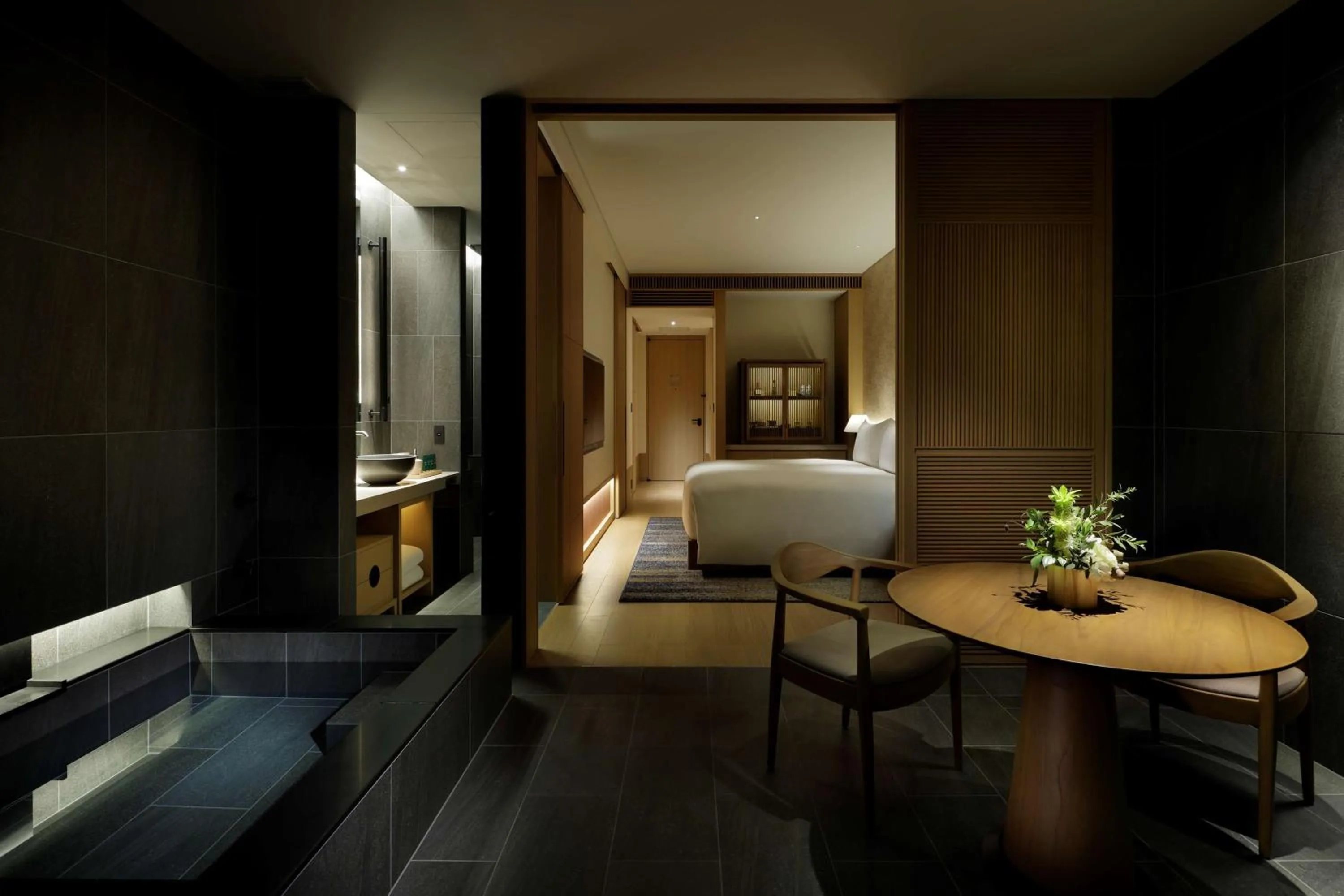 Living room, Bed in ROKU KYOTO, LXR Hotels & Resorts by Hilton