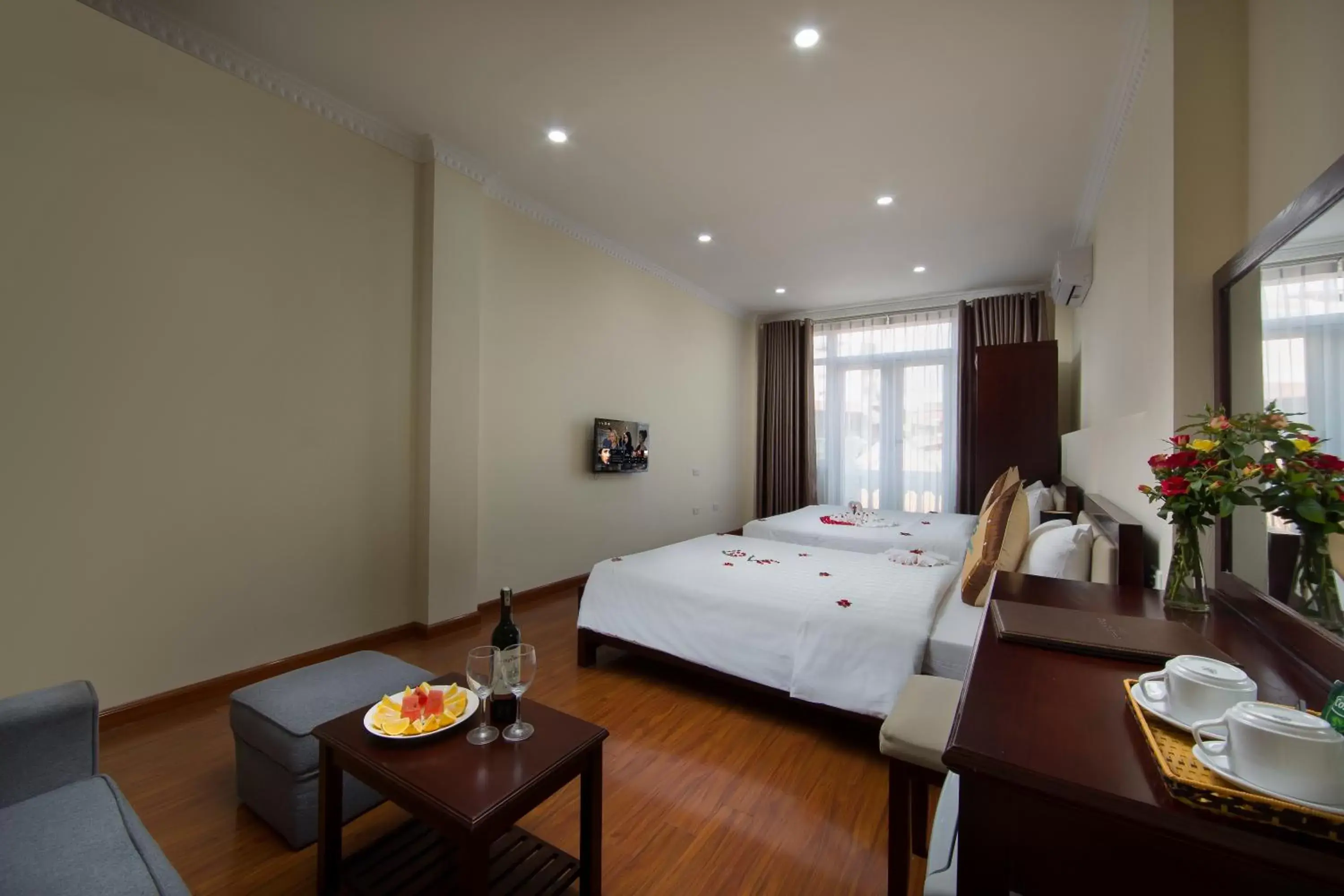 Triple Room with City View in Spoon Hotel Triple Room with City View in Spoon Hotel