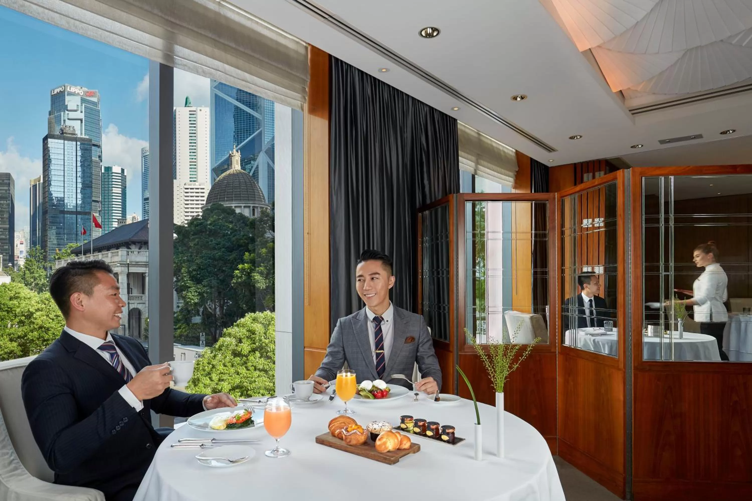 Restaurant/places to eat in Mandarin Oriental, Hong Kong