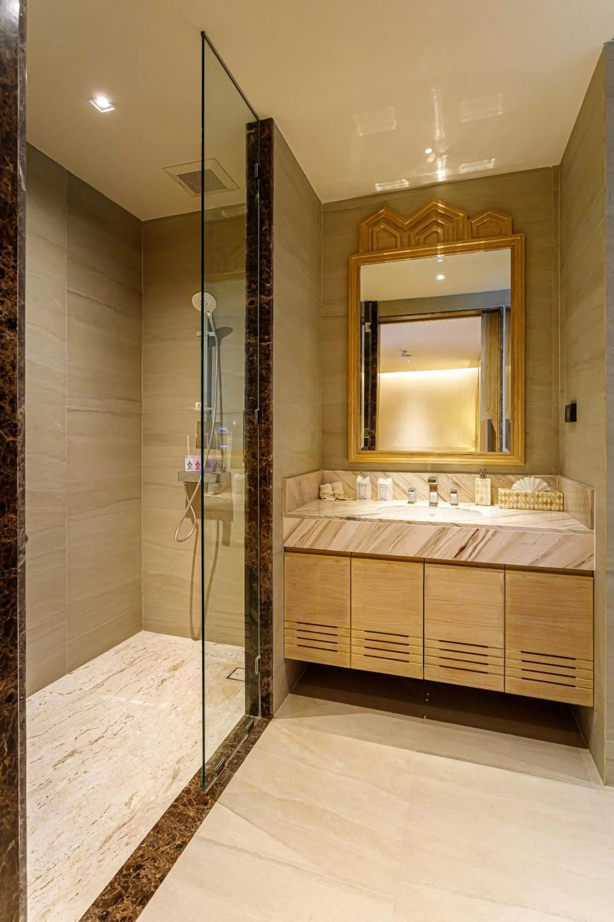 Bathroom, Bed in W1Bangkoknoi Hotel