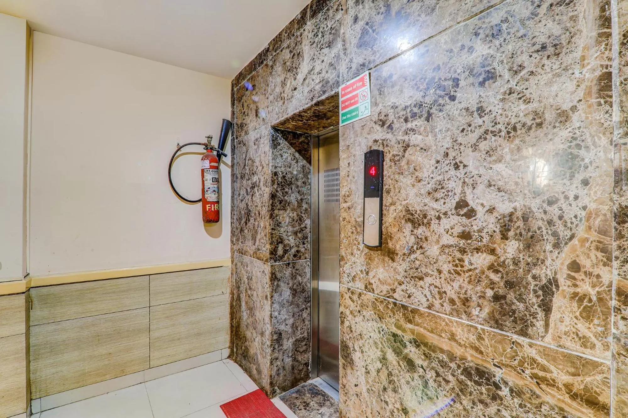 elevator in FabHotel PS International