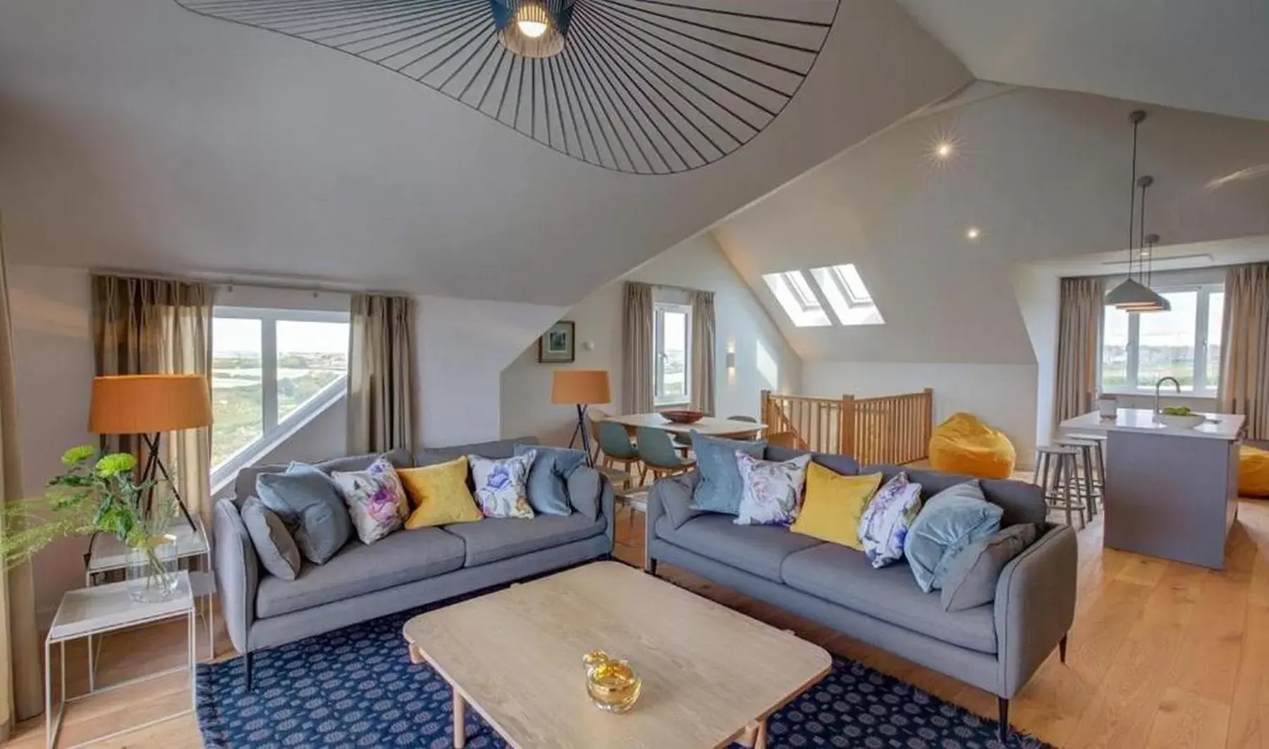 Three-Bedroom Villa in Polurrian on the Lizard Three-Bedroom Villa in Polurrian on the Lizard