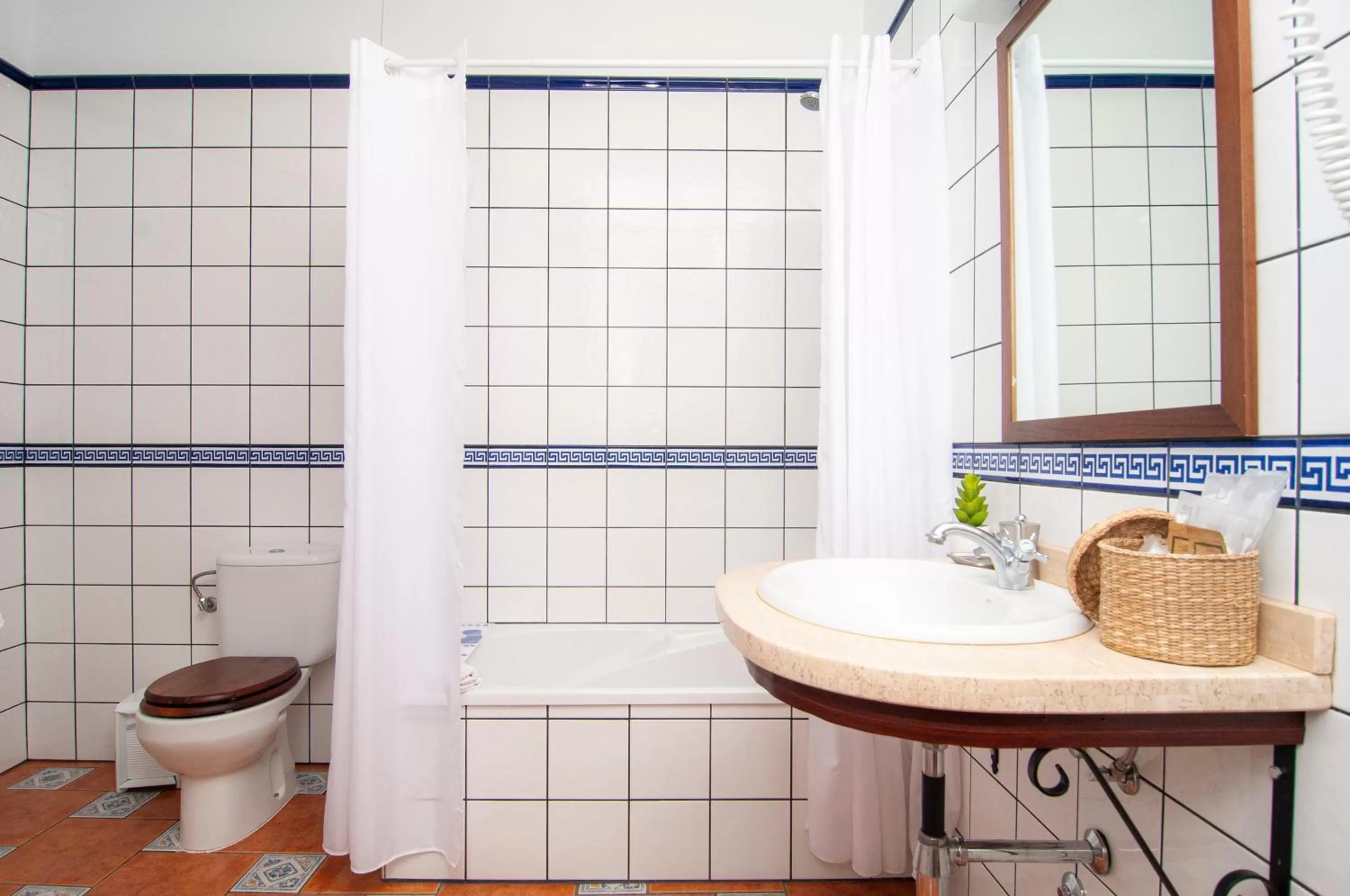 Bathroom in Hotel El Tejar & Spa