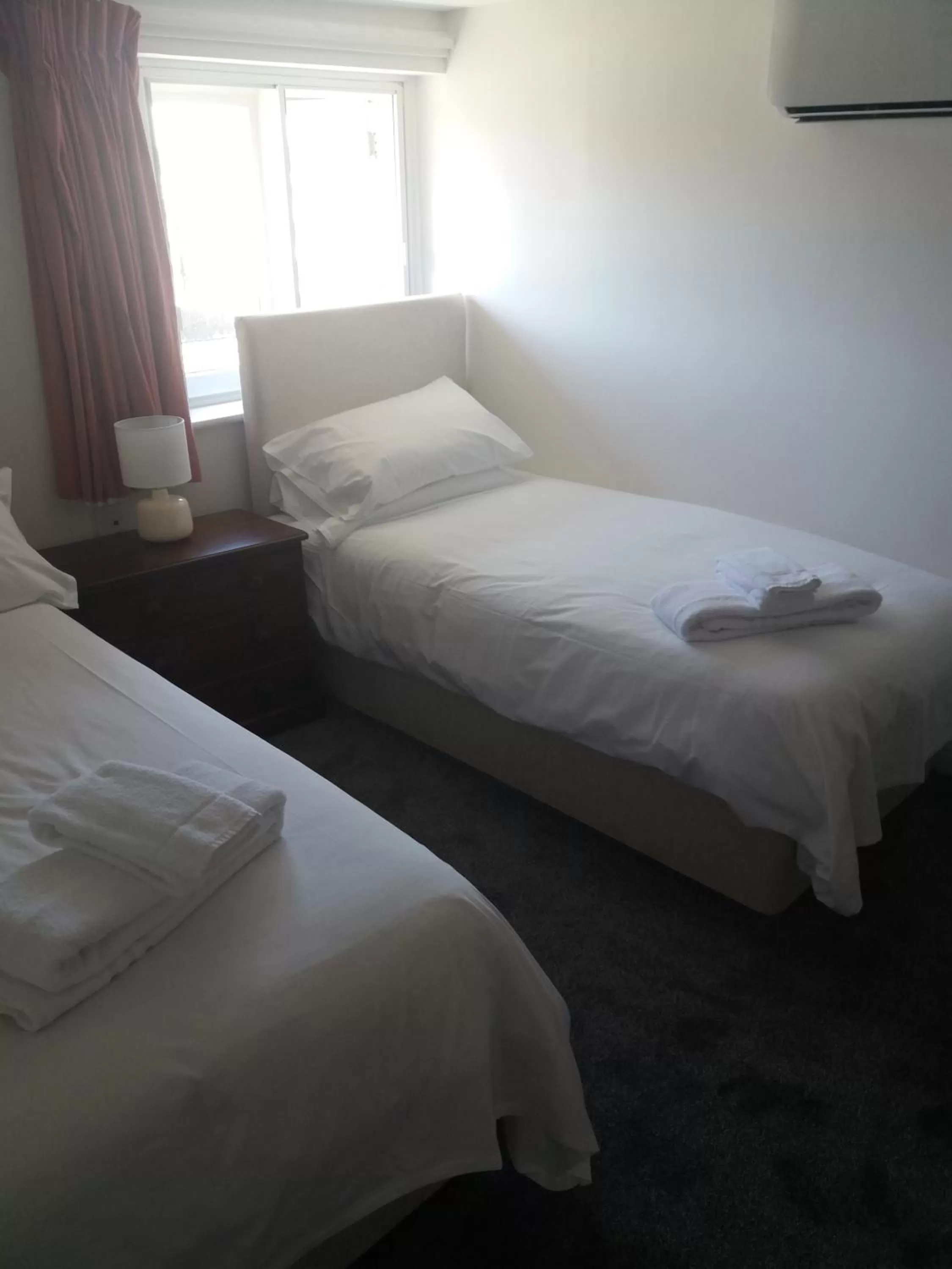 Bedroom, Bed in The Maidens Chambers