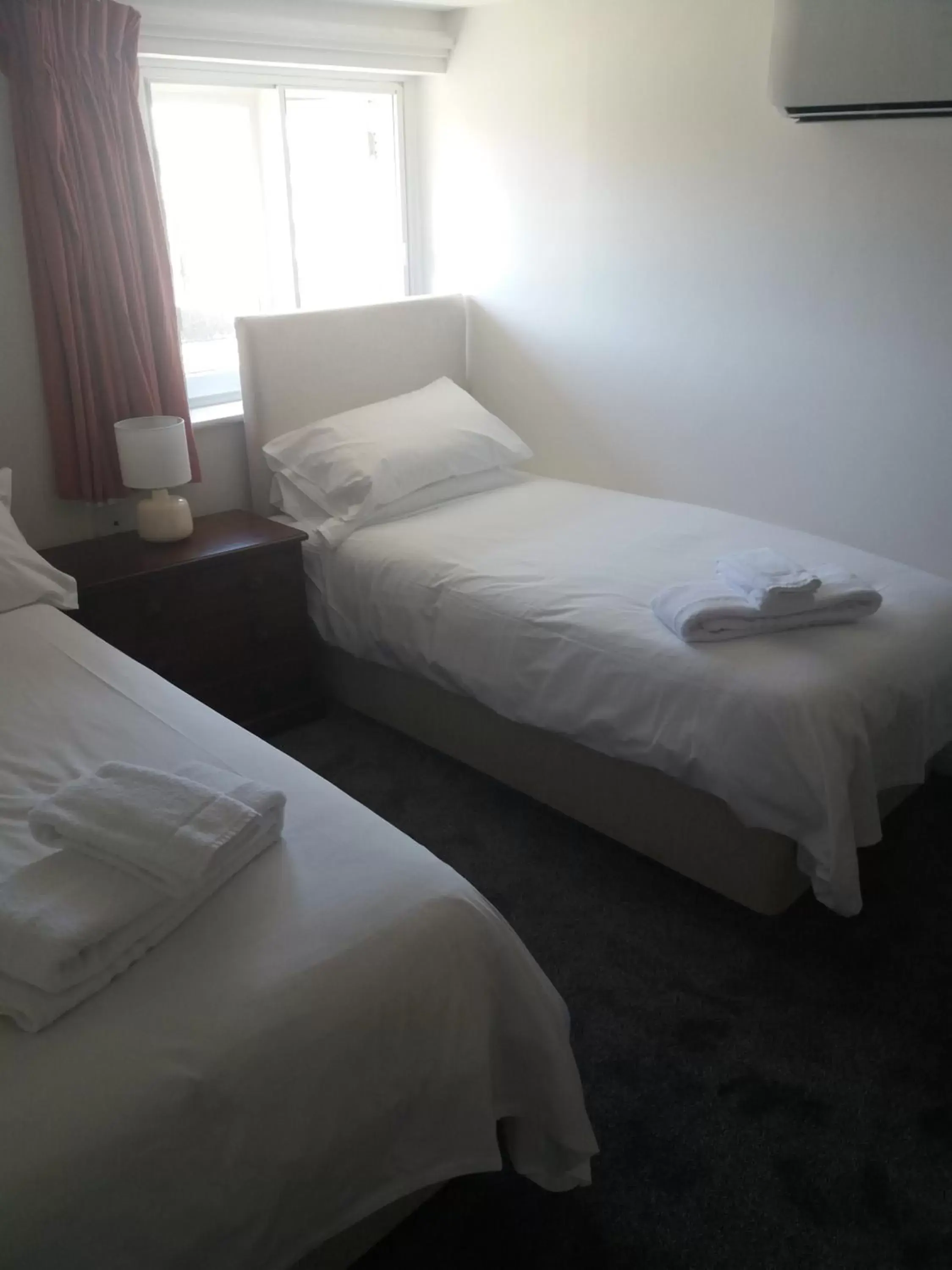 Deluxe Double or Twin Room - single occupancy in The Maidens Chambers Deluxe Double or Twin Room - single occupancy in The Maidens Chambers