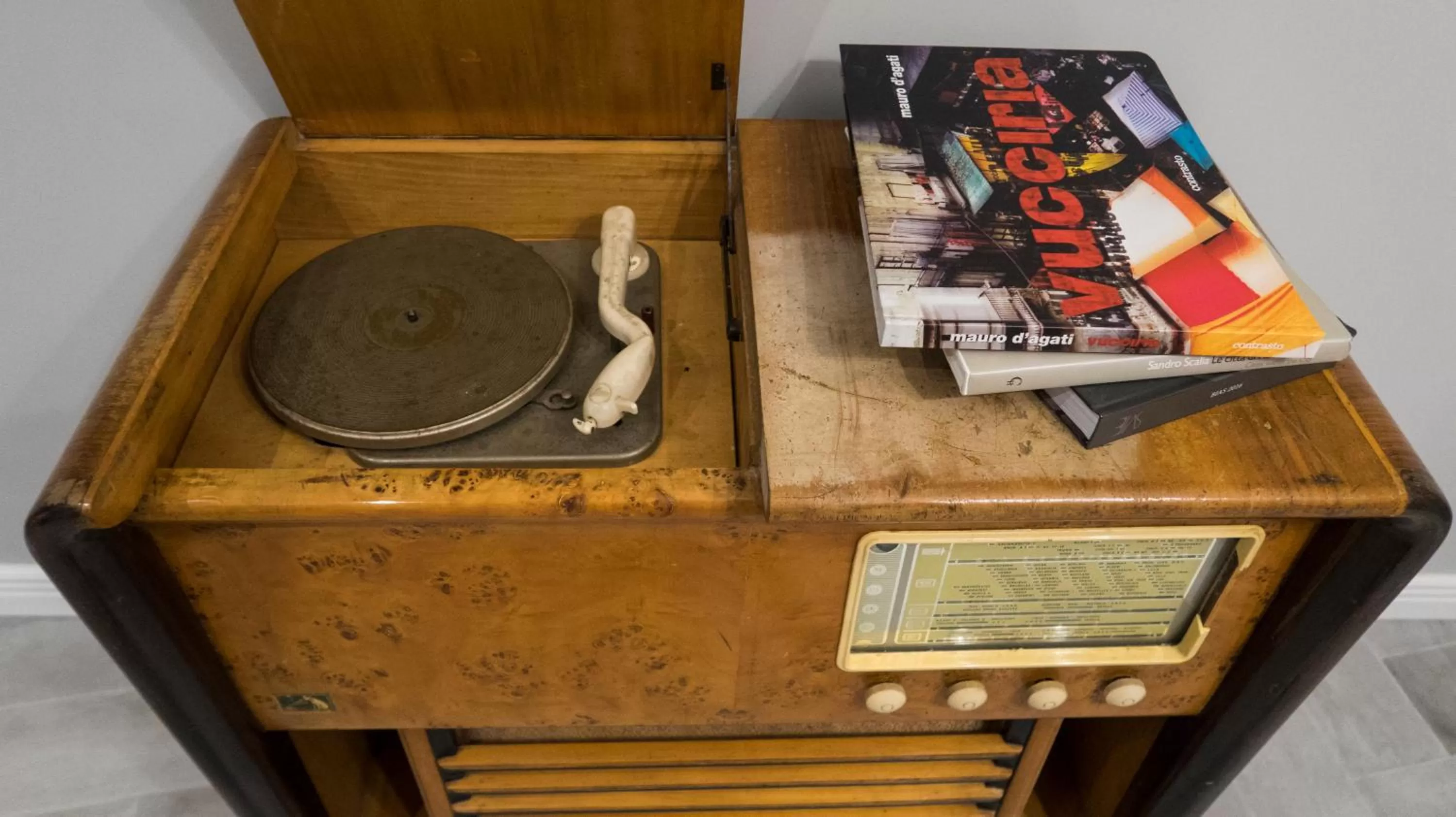 Decorative detail in Suite del Ponte Normanno