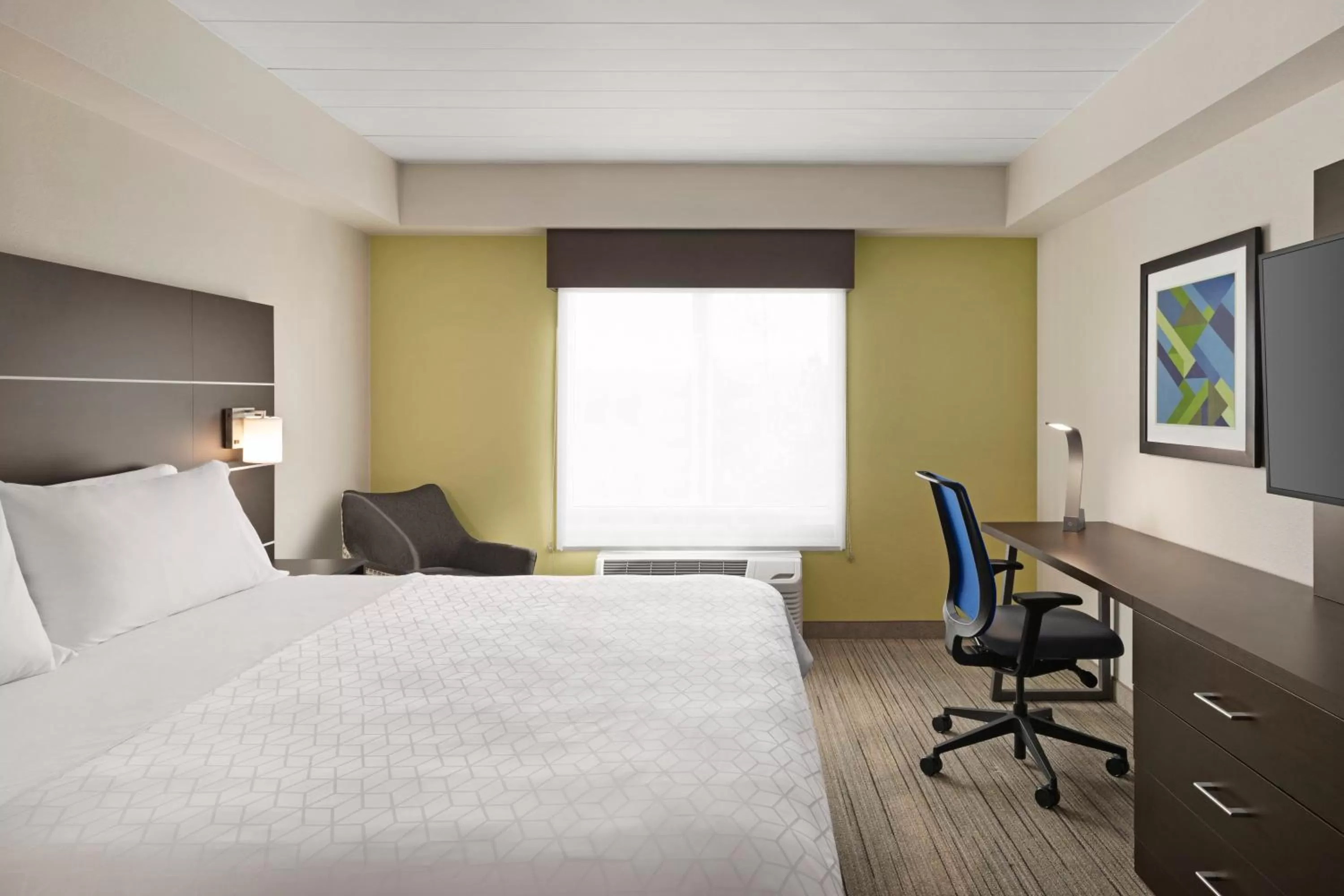 Photo of the whole room, Bed in Holiday Inn Express Hotel & Suites Fort Myers East - The Forum by IHG