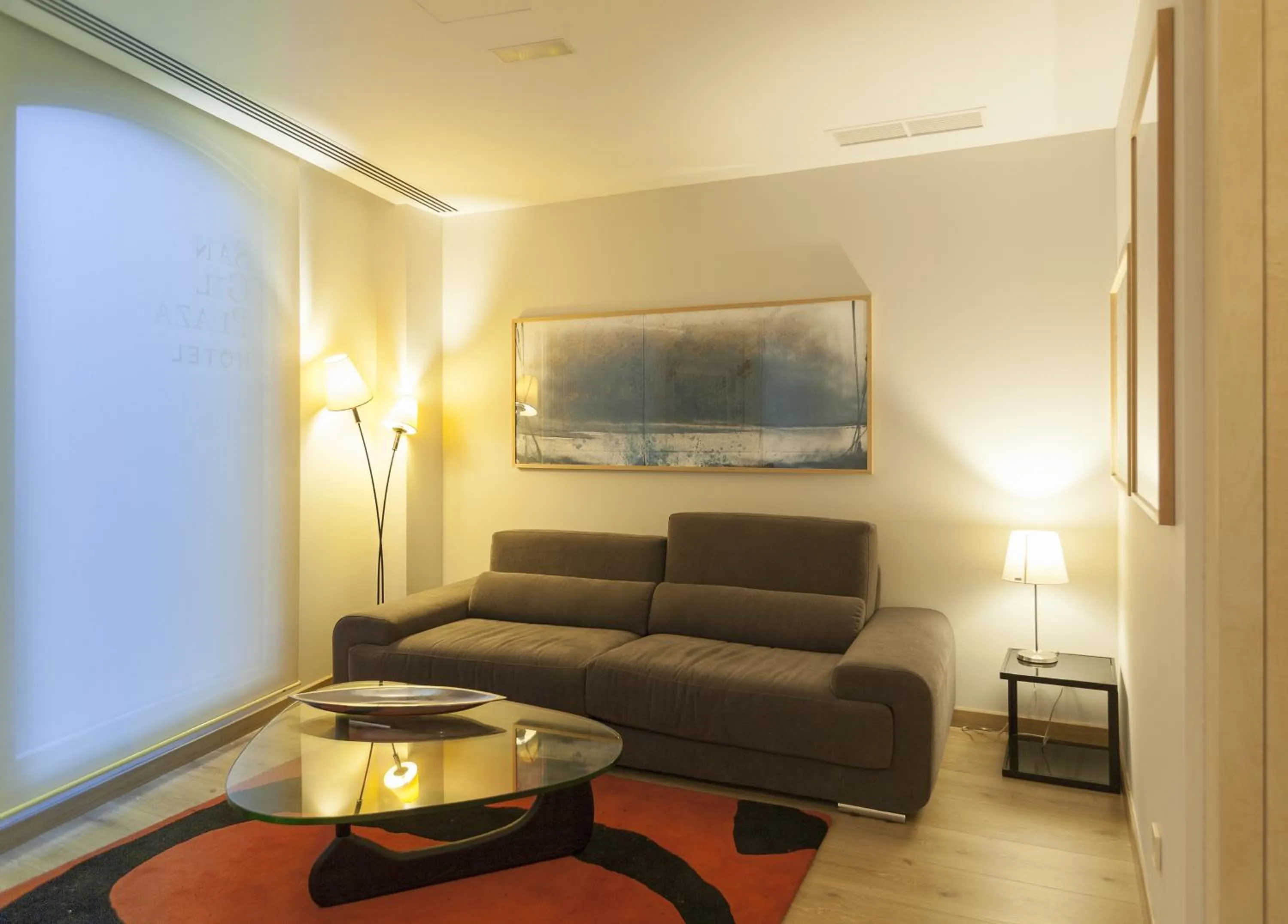 Living room in San Gil Plaza Hotel