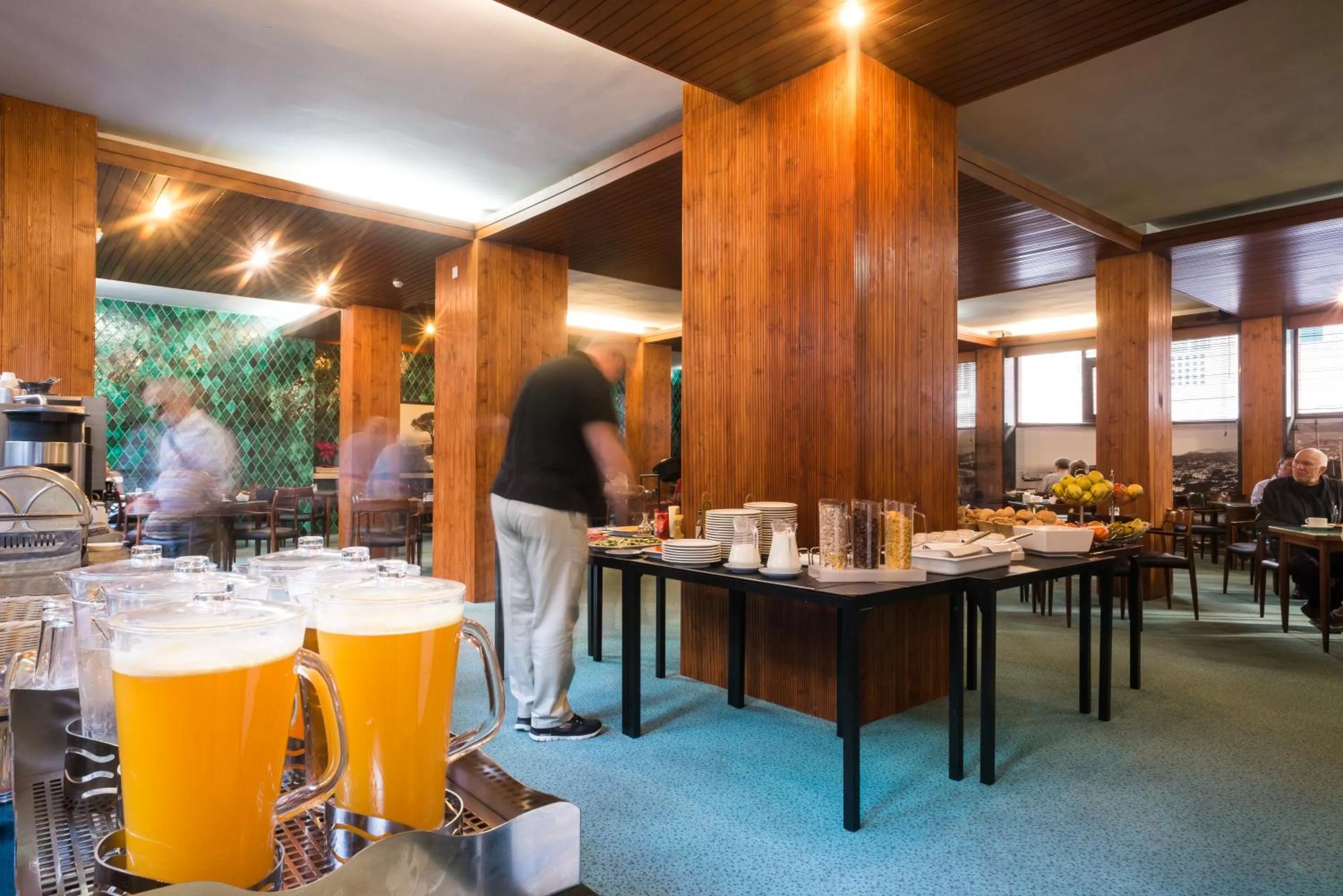 Restaurant/places to eat in Hotel do Carmo