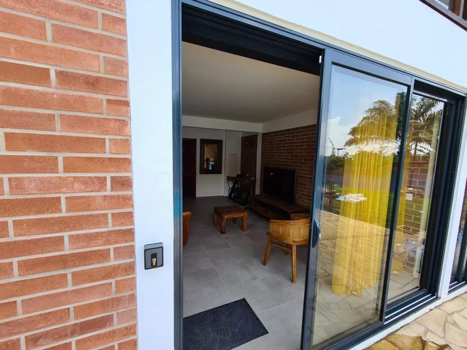 Shikoa Sobole - Le Morpho et l'Ara