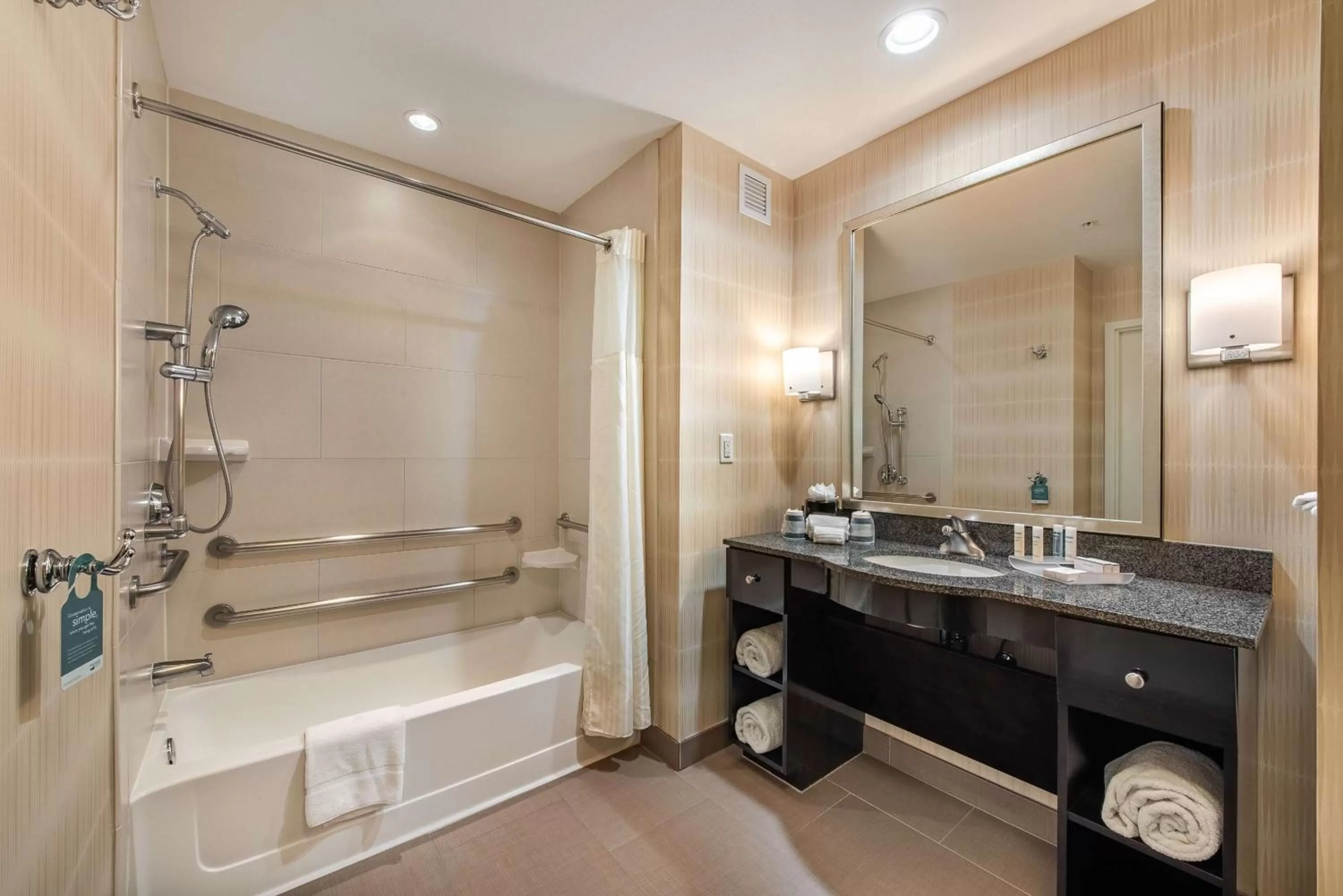 Bathroom in Homewood Suites by Hilton Oxnard/Camarillo