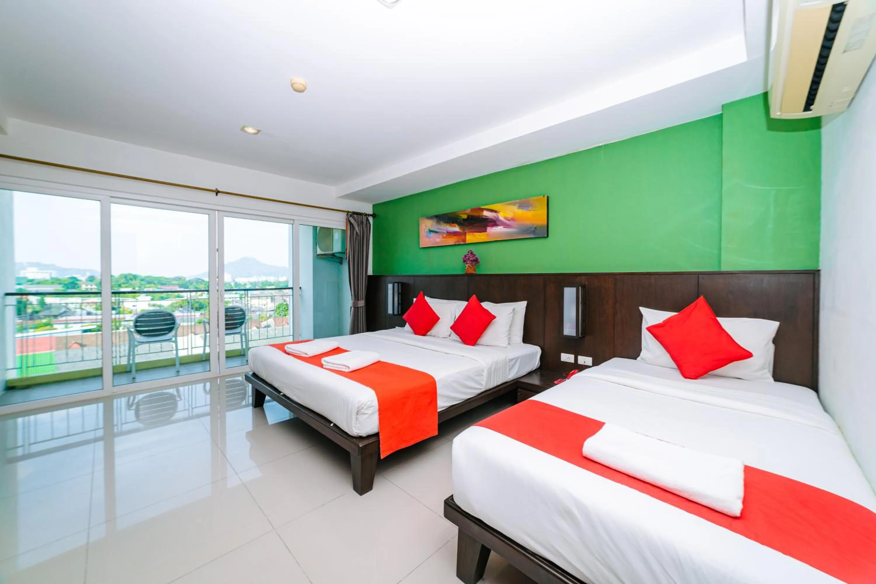 Bed in Ratana Hotel Sakdidet, PHUKET TOWN
