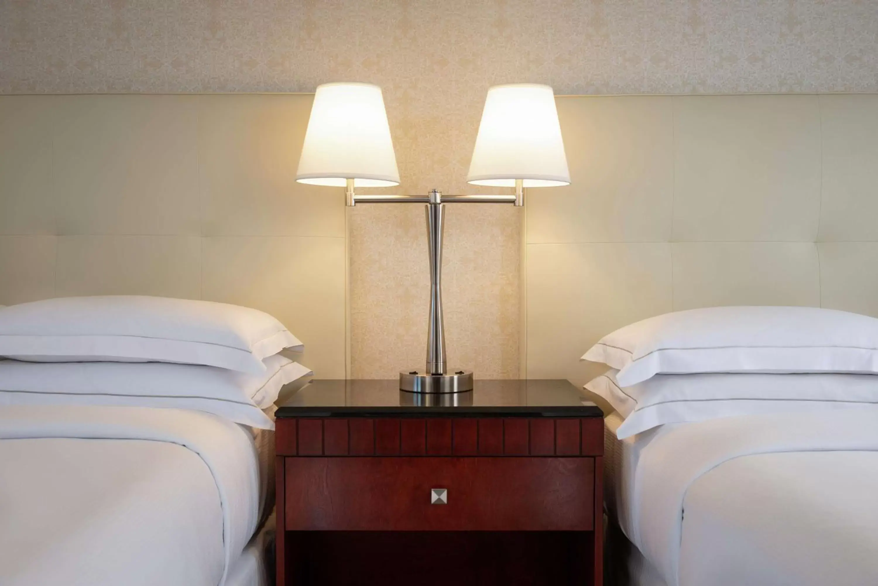 Executive Double Room with Two Double Beds in Hilton Los Angeles-Universal City Executive Double Room with Two Double Beds in Hilton Los Angeles-Universal City