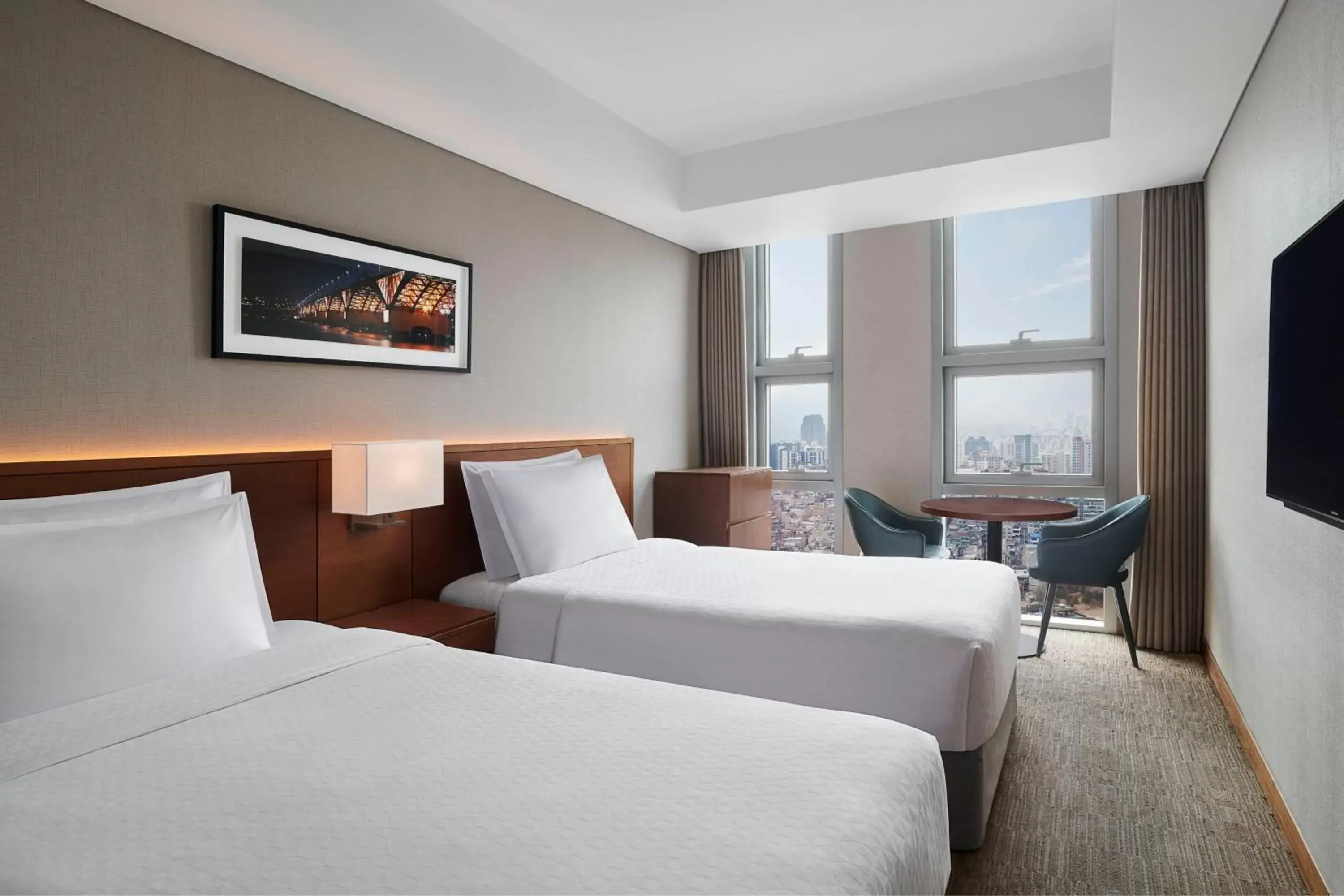 Superior Twin, Guest room, 2 Twin/Single Bed(s), High floor in Four Points by Sheraton Josun, Seoul Station Superior Twin, Guest room, 2 Twin/Single Bed(s), High floor in Four Points by Sheraton Josun, Seoul Station