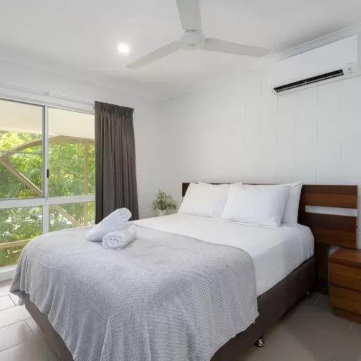 Bed in TiTree Village Holiday Apartments