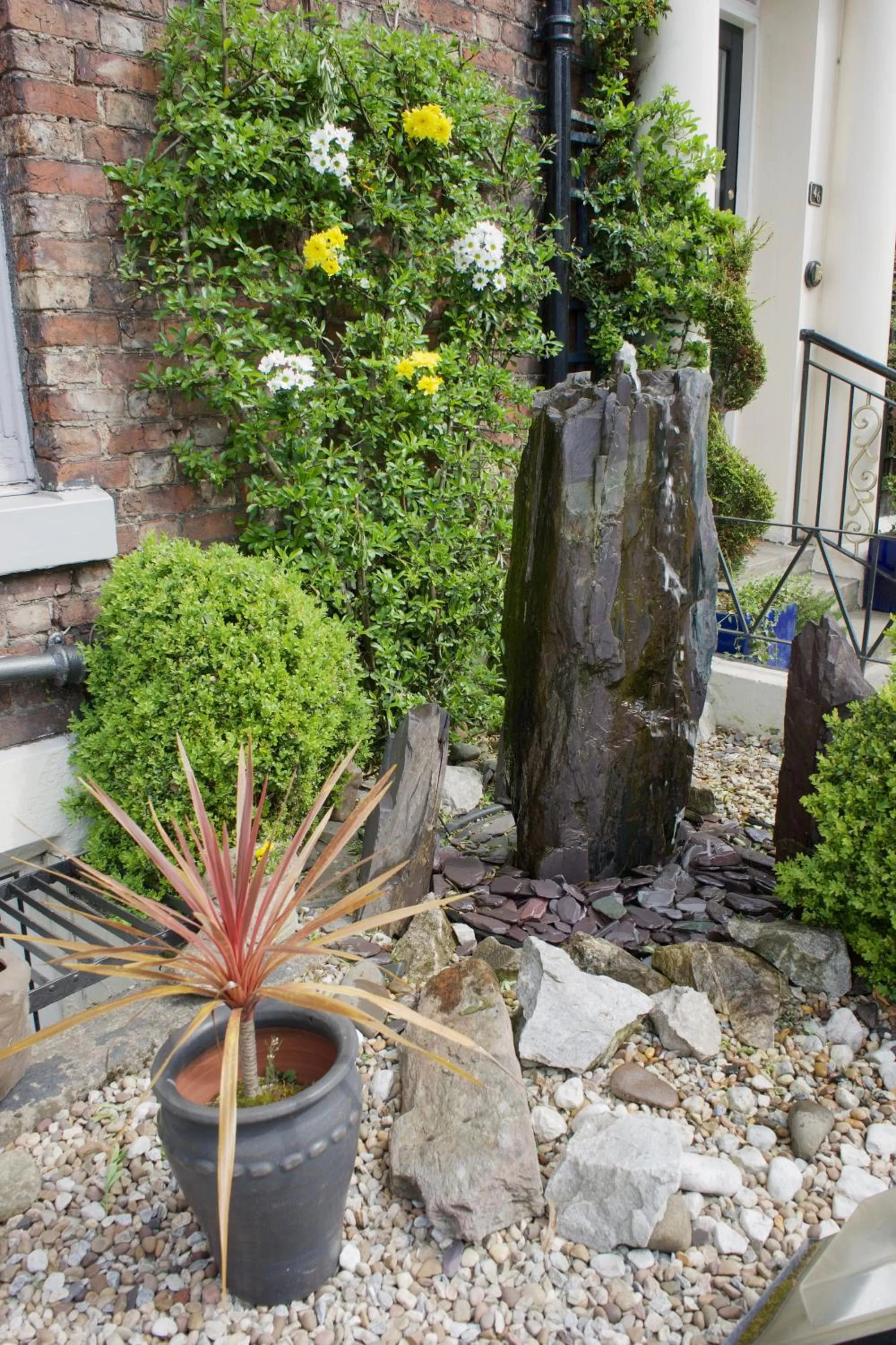 Property building in Cartref Guest House