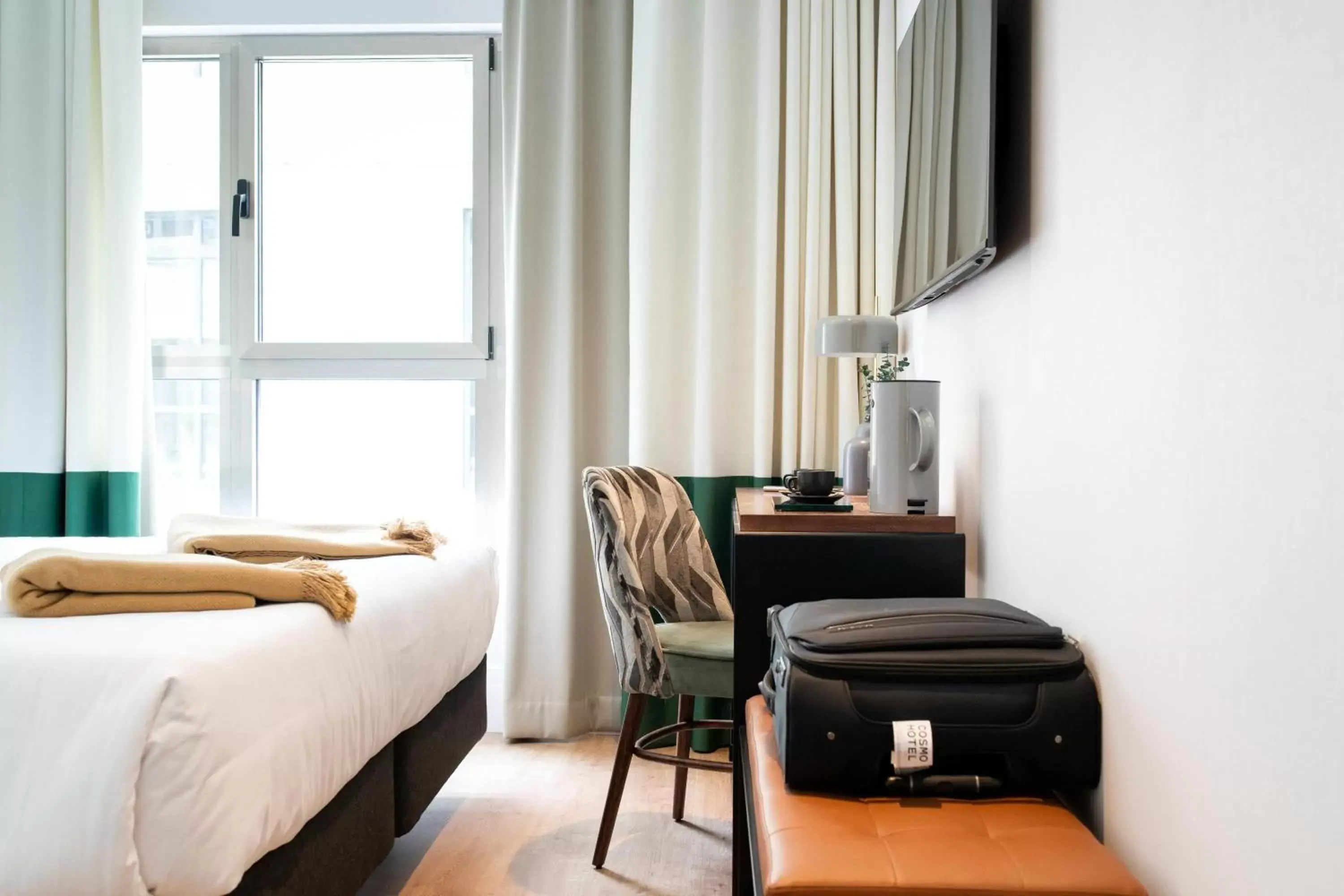 Superior King Room in Room Mate Cosmo - City Centre, Valencia Superior King Room in Room Mate Cosmo - City Centre, Valencia