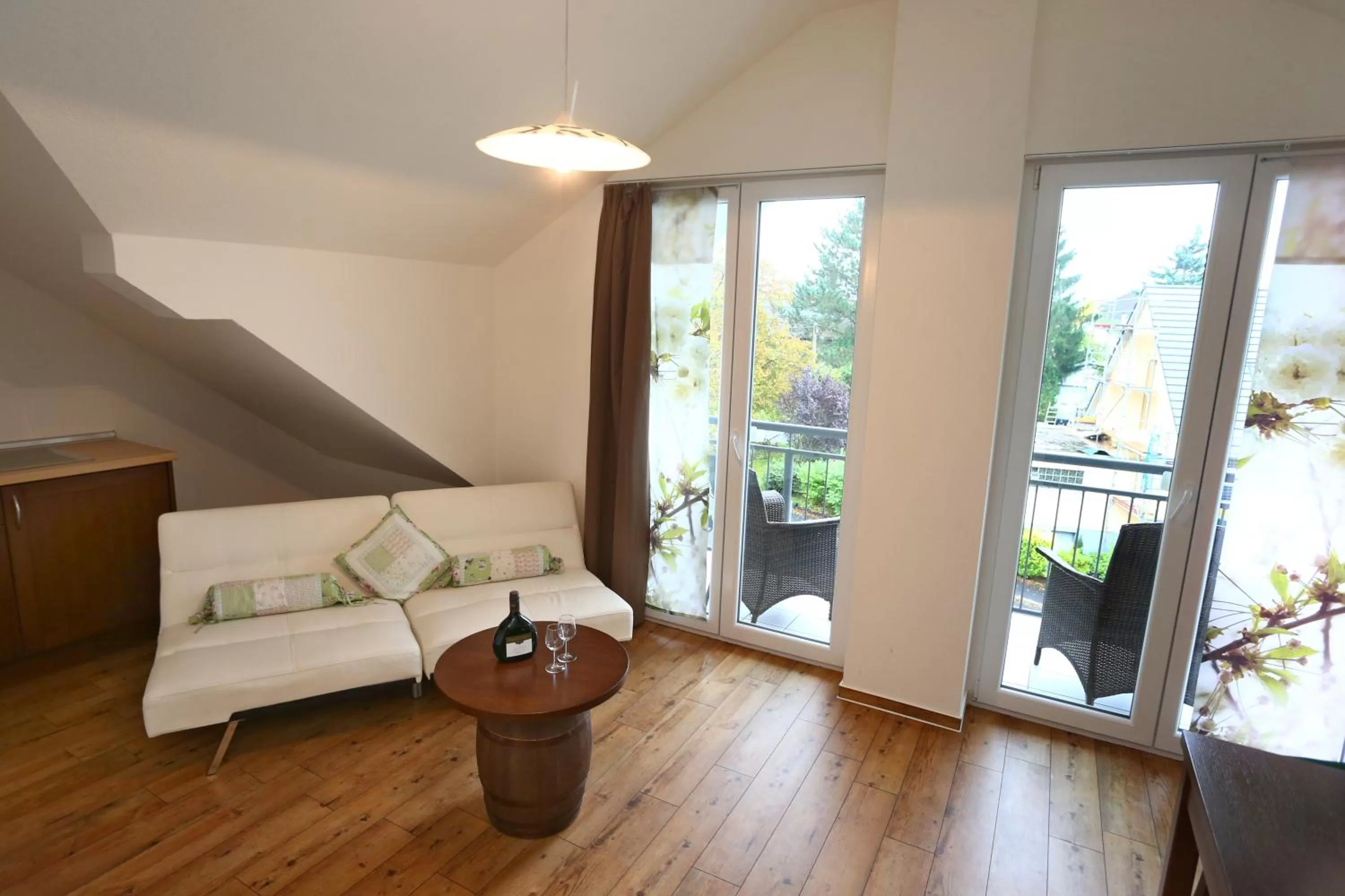 Photo of the whole room, Seating Area in Wein-Träume