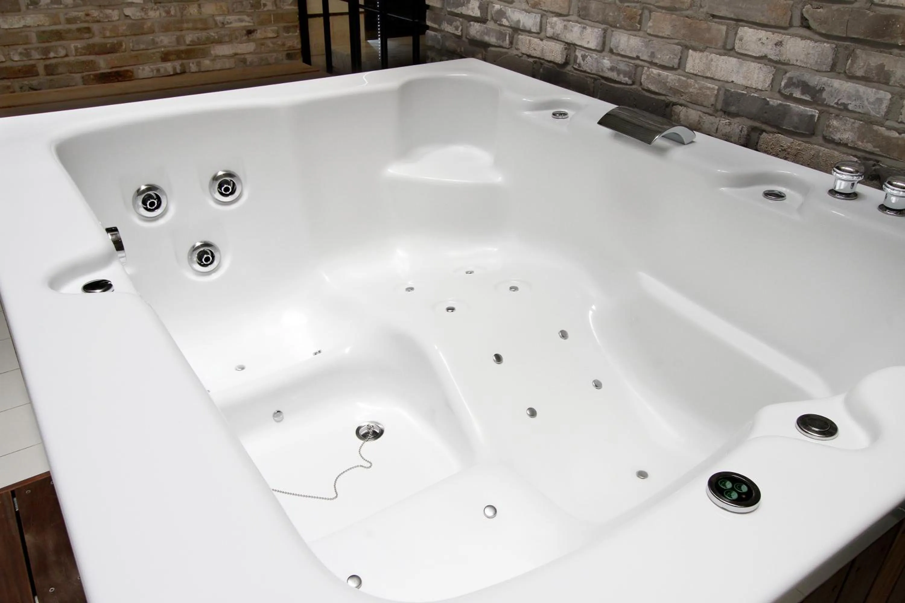 Hot Tub in Boutique Hotel Loft