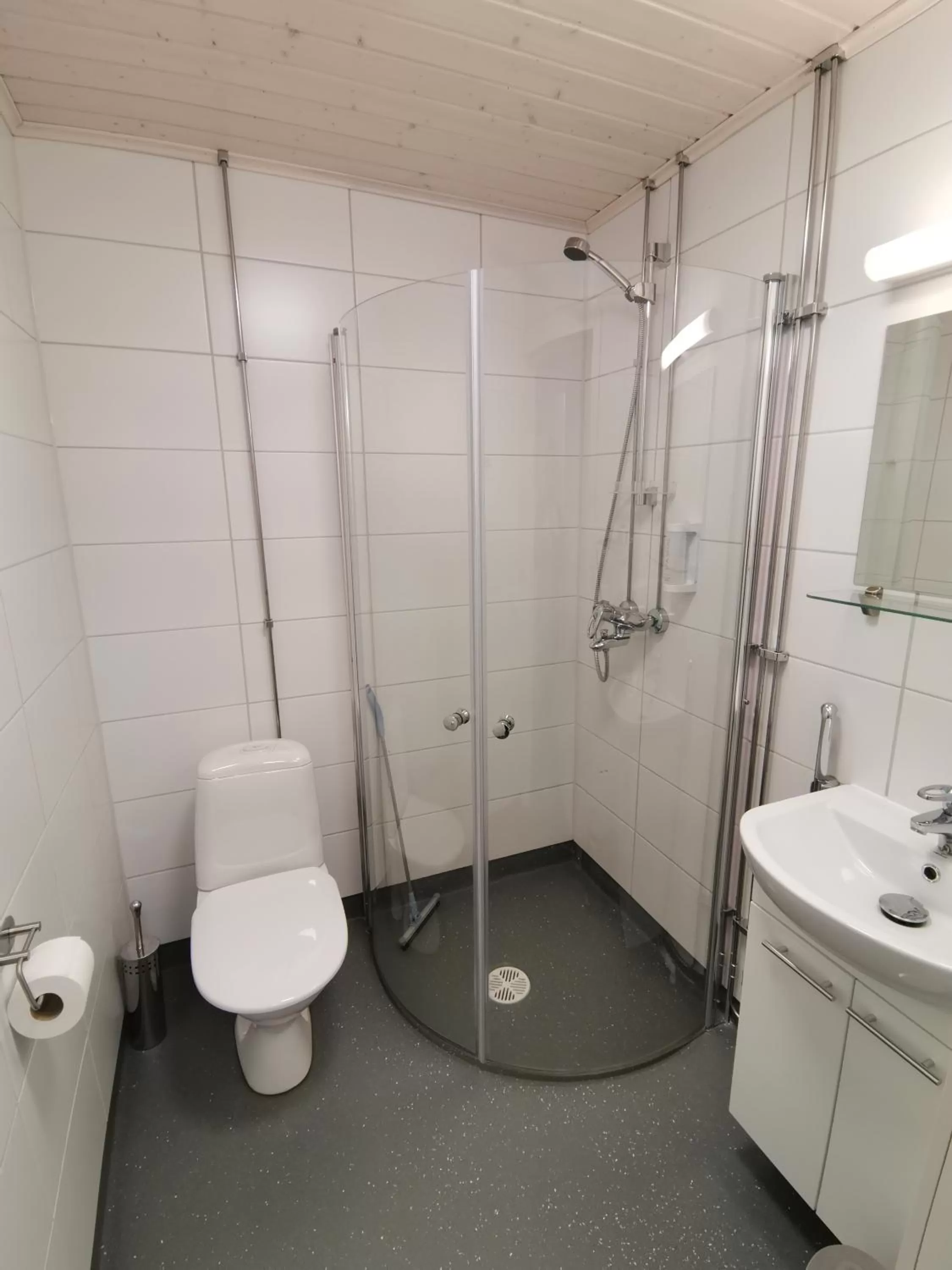 Bathroom in Forenom Aparthotel Raahe