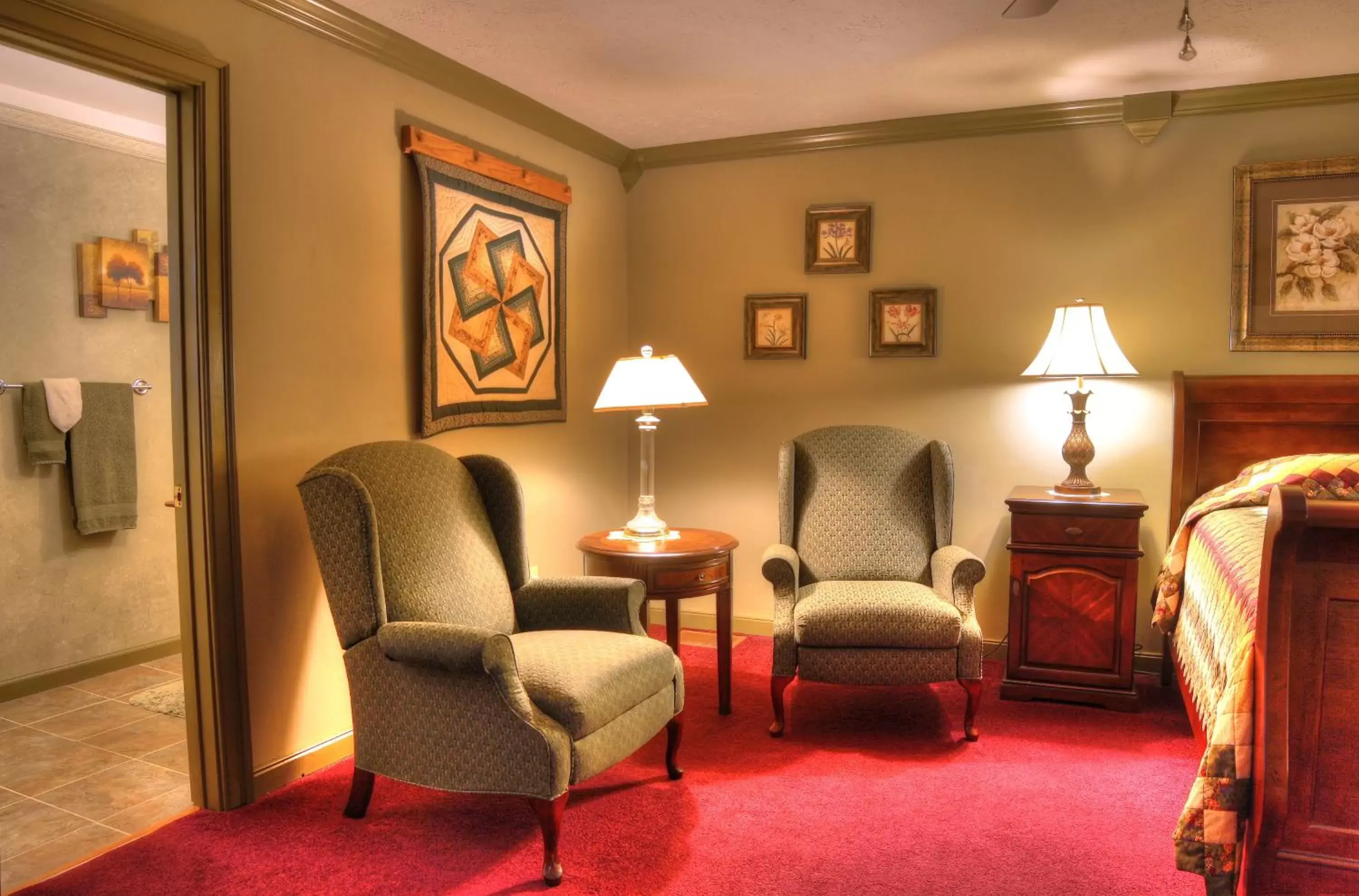 Standard Queen Room in Los Gatos Bed & Breakfast Standard Queen Room in Los Gatos Bed & Breakfast