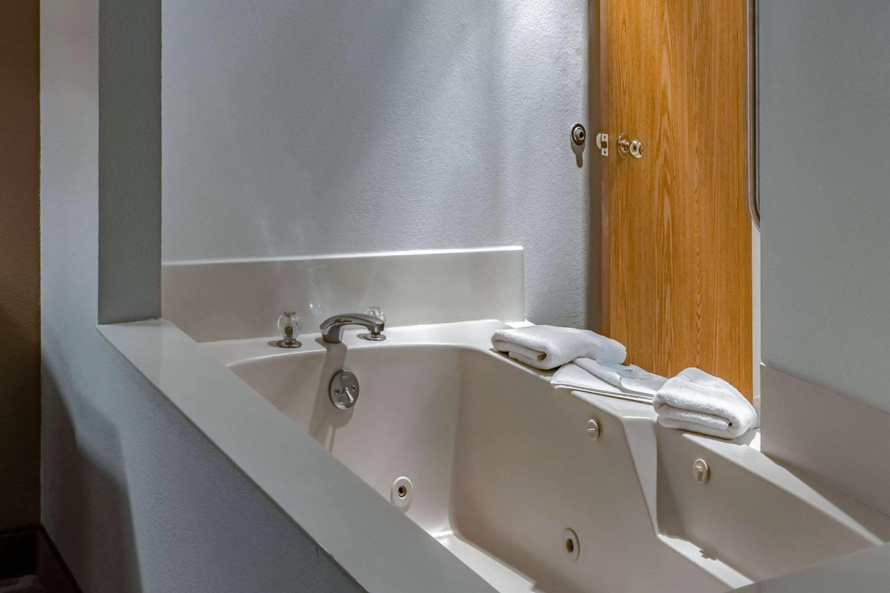 Photo of the whole room in Quality Inn & Suites Vancouver North