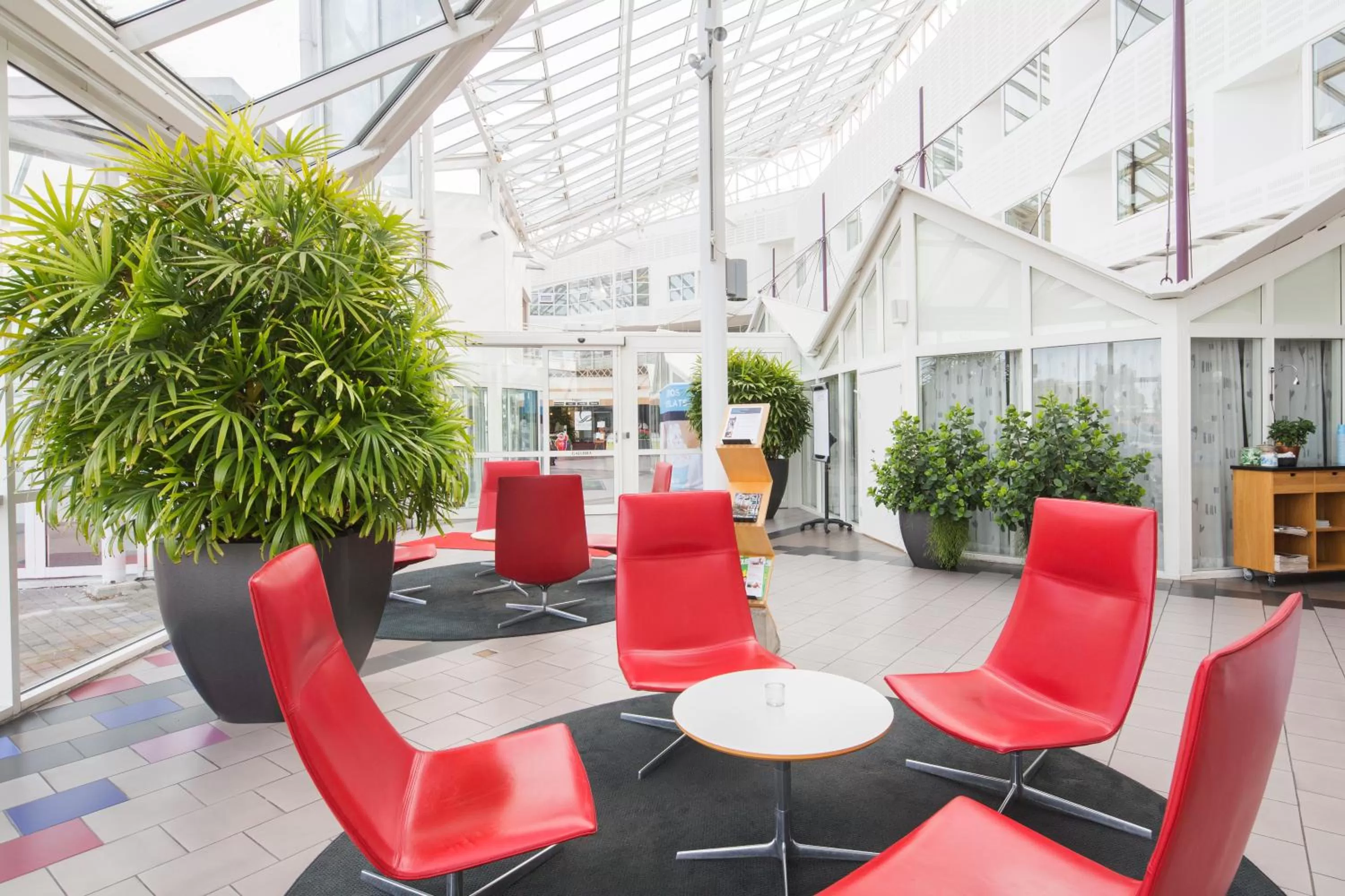 Lobby or reception in Best Western Eurostop Orebro