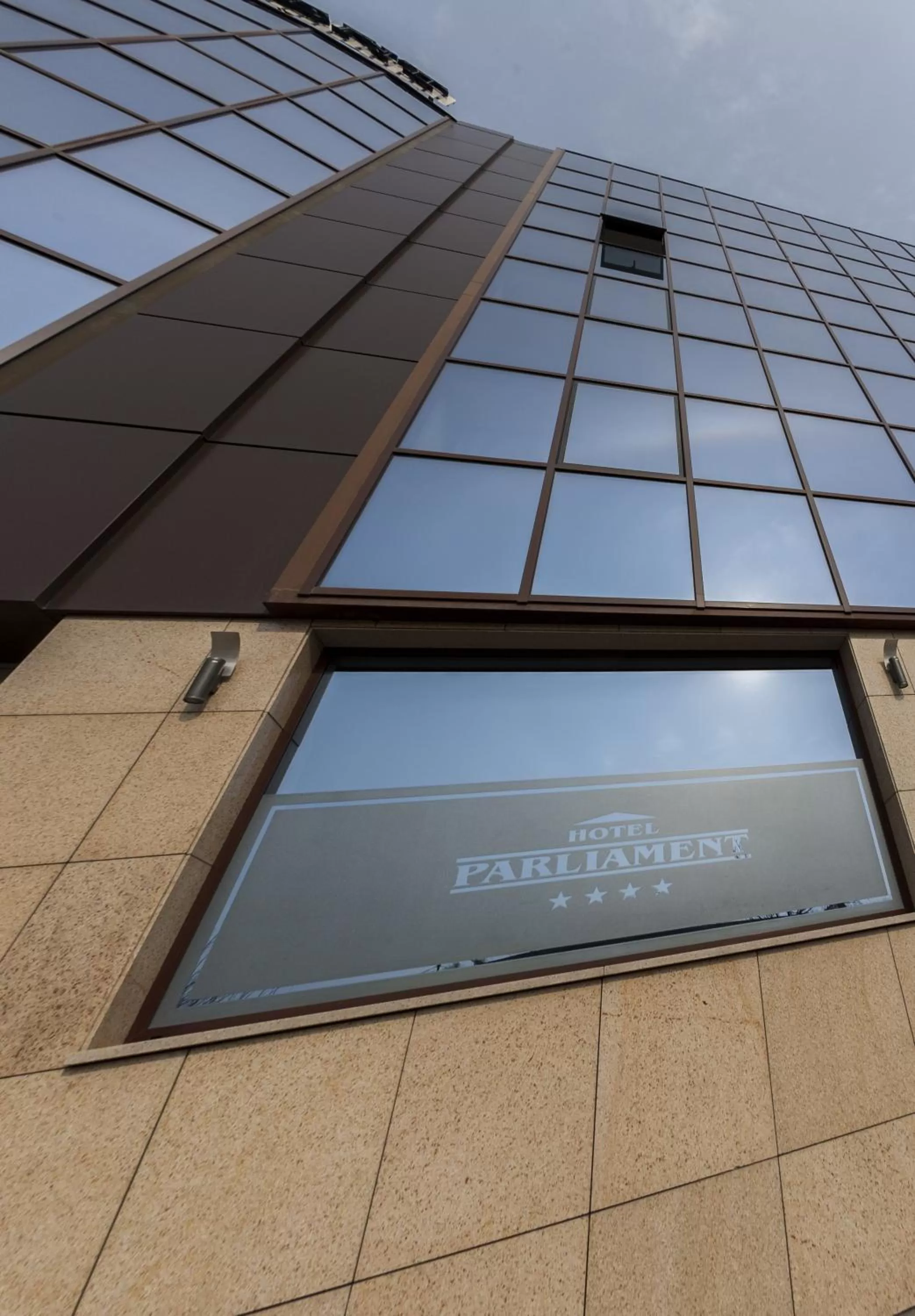 Facade/entrance in Hotel Parliament