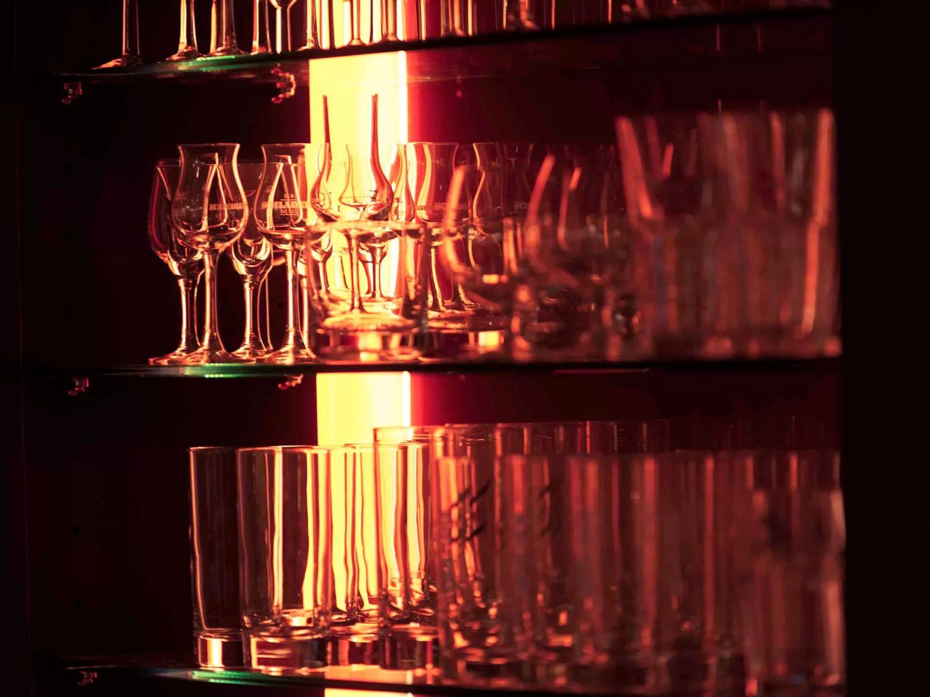 Lounge or bar in Mercure Düsseldorf Airport